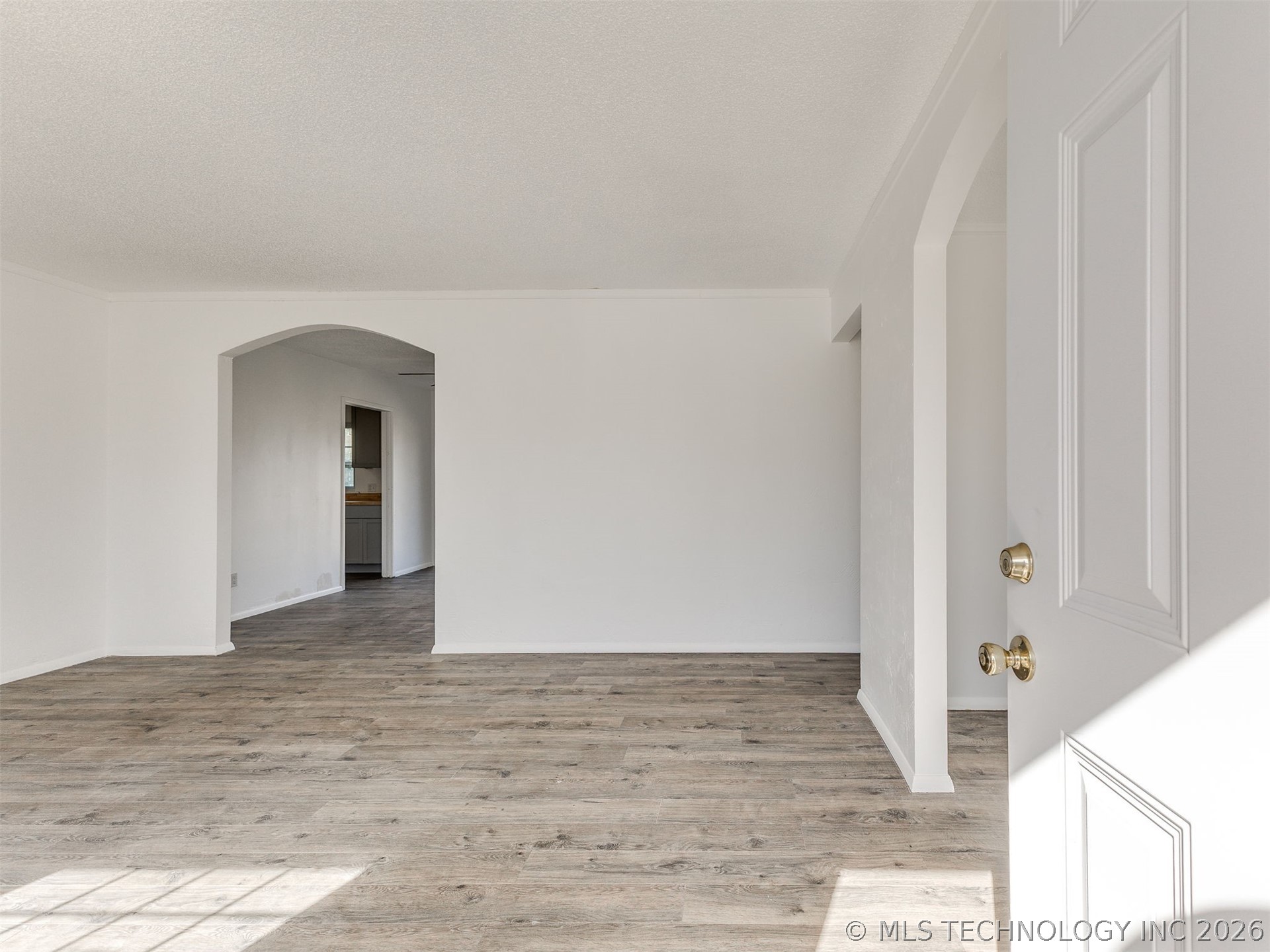 9123 E 48th Street Property Photo 8