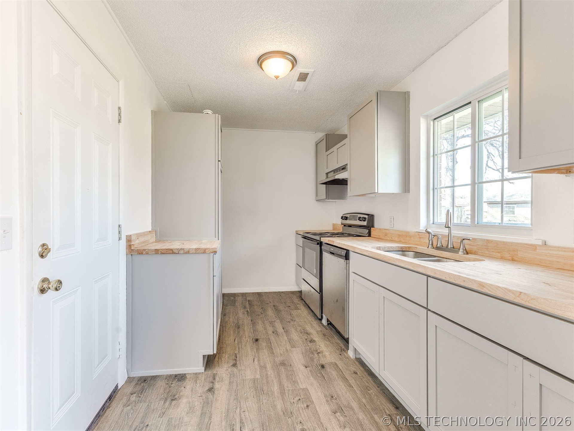 9123 E 48th Street Property Photo 11