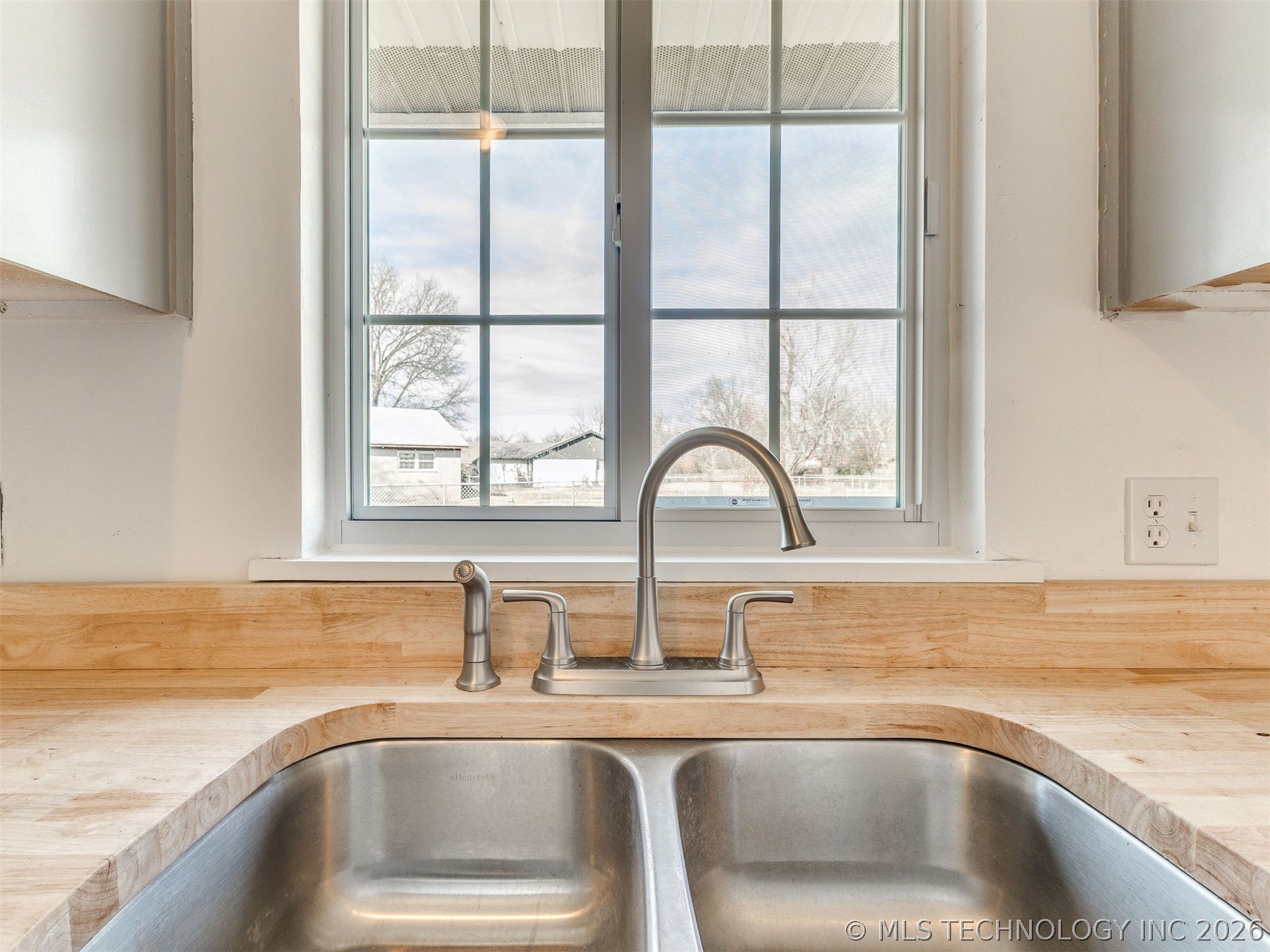 9123 E 48th Street Property Photo 13