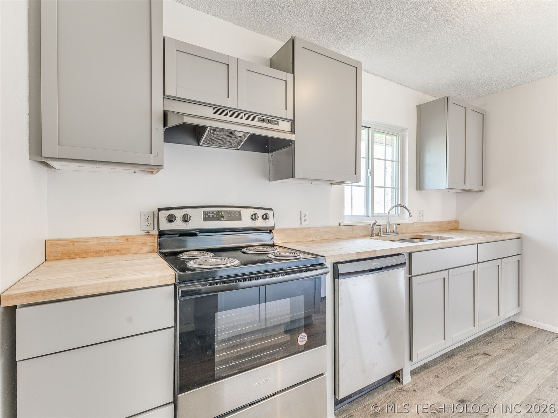 9123 E 48th Street Property Photo 14