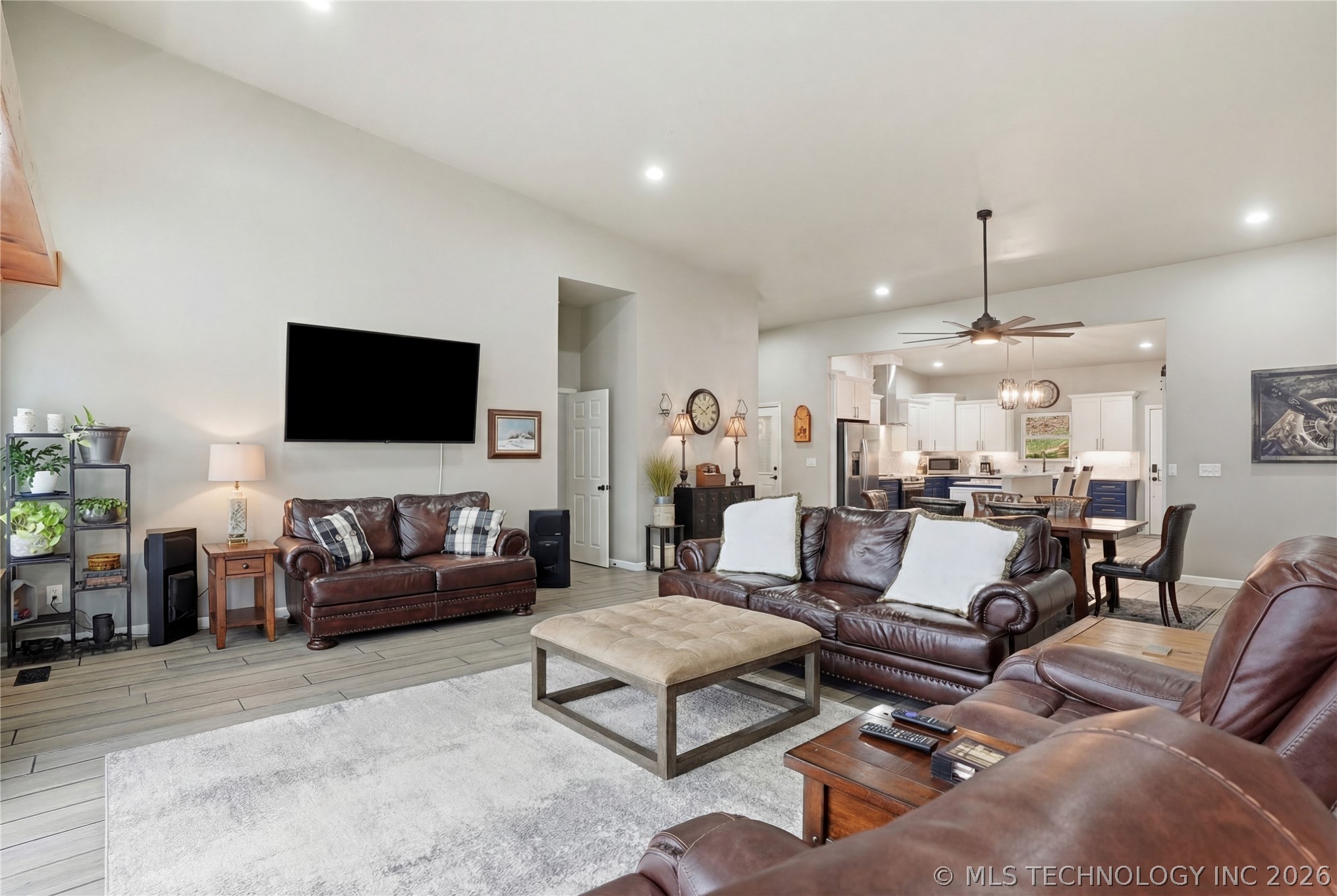 2804 W Ridgeway Lane Property Photo 10