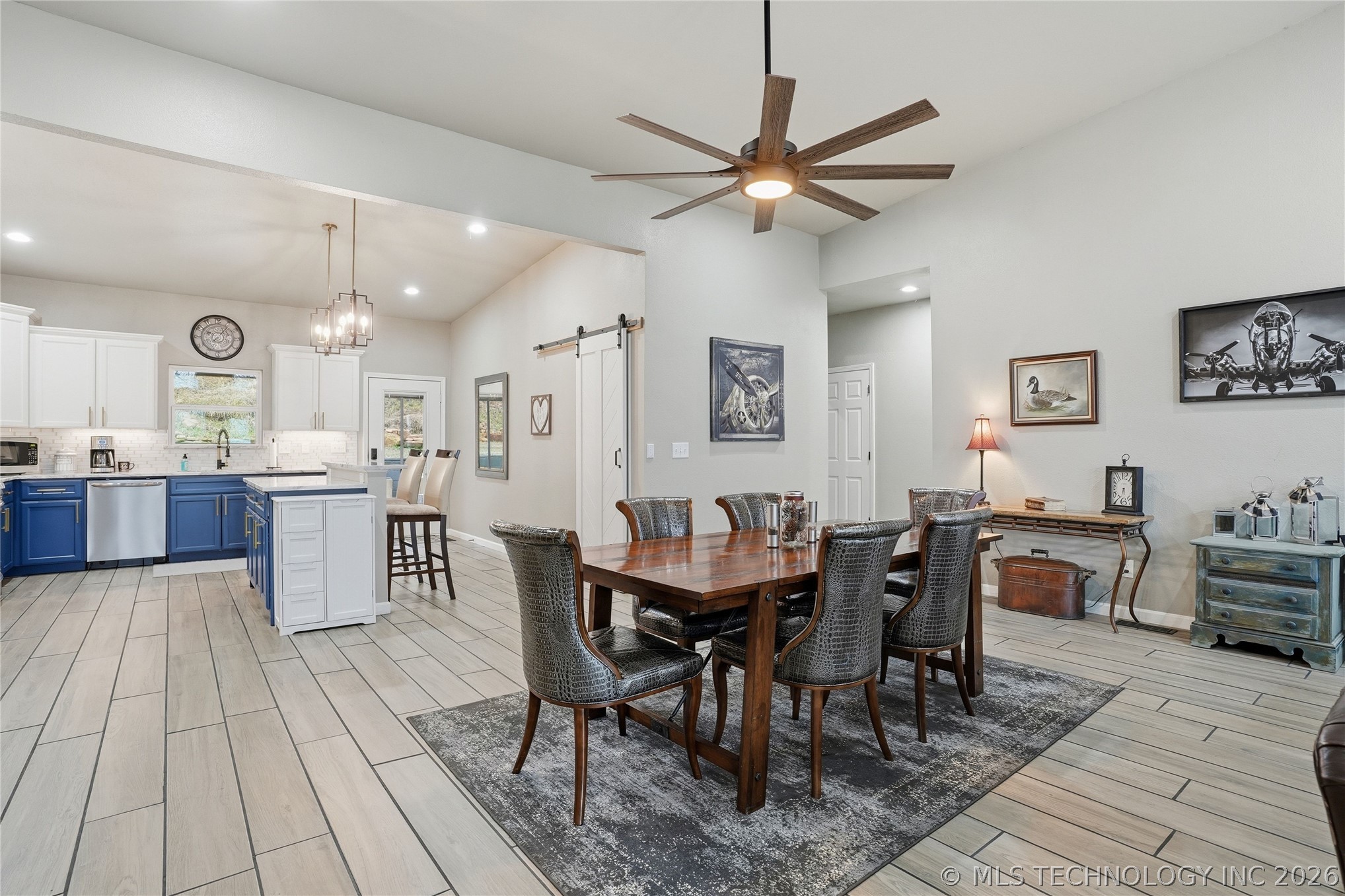 2804 W Ridgeway Lane Property Photo 13