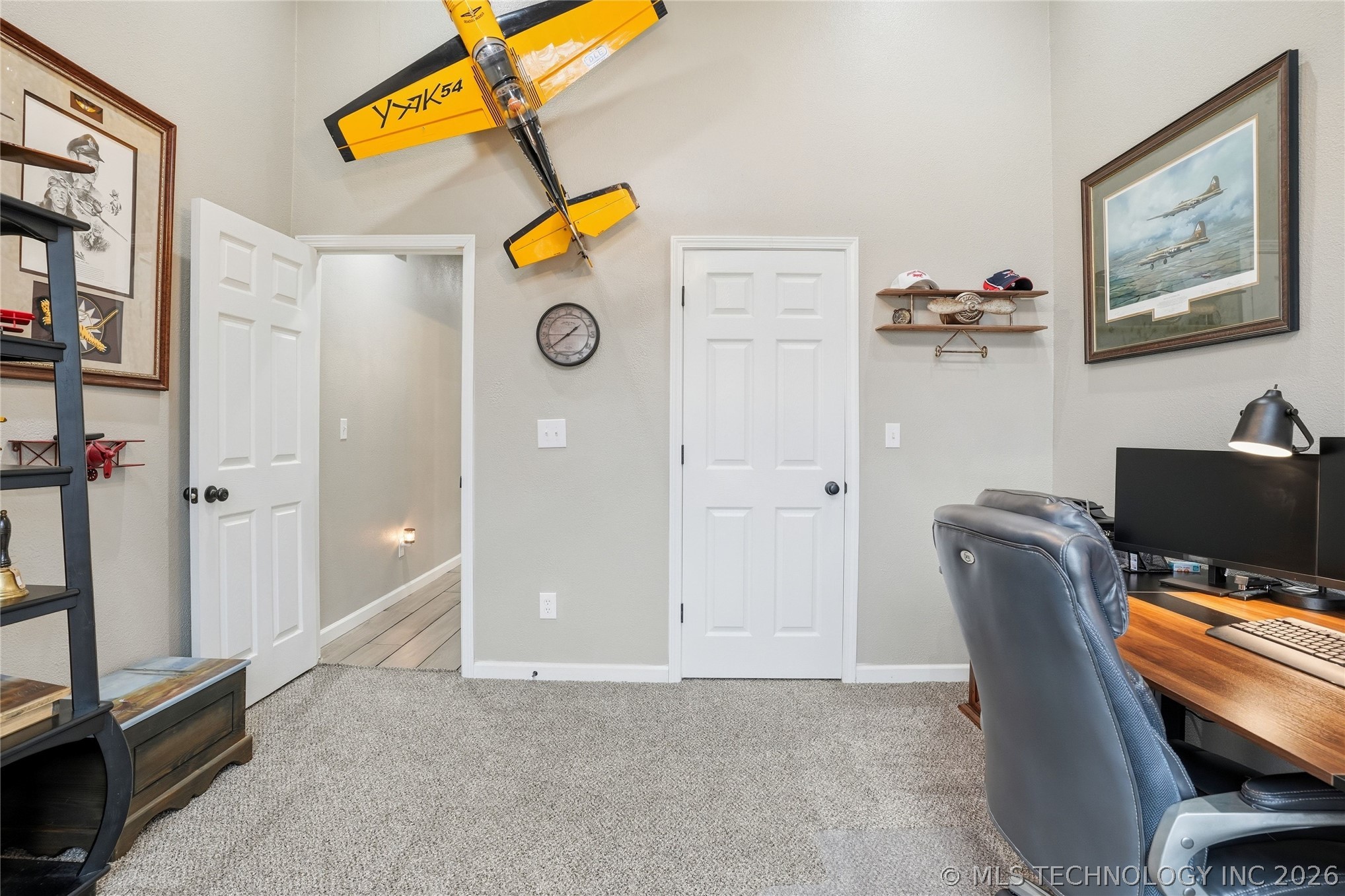 2804 W Ridgeway Lane Property Photo 46