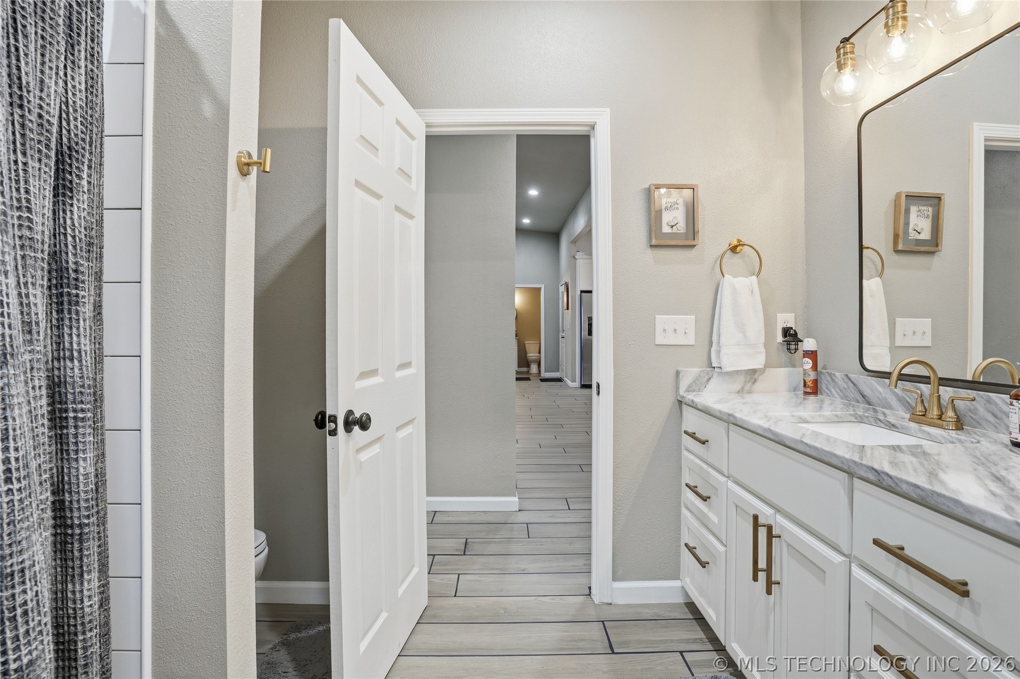 2804 W Ridgeway Lane Property Photo 50