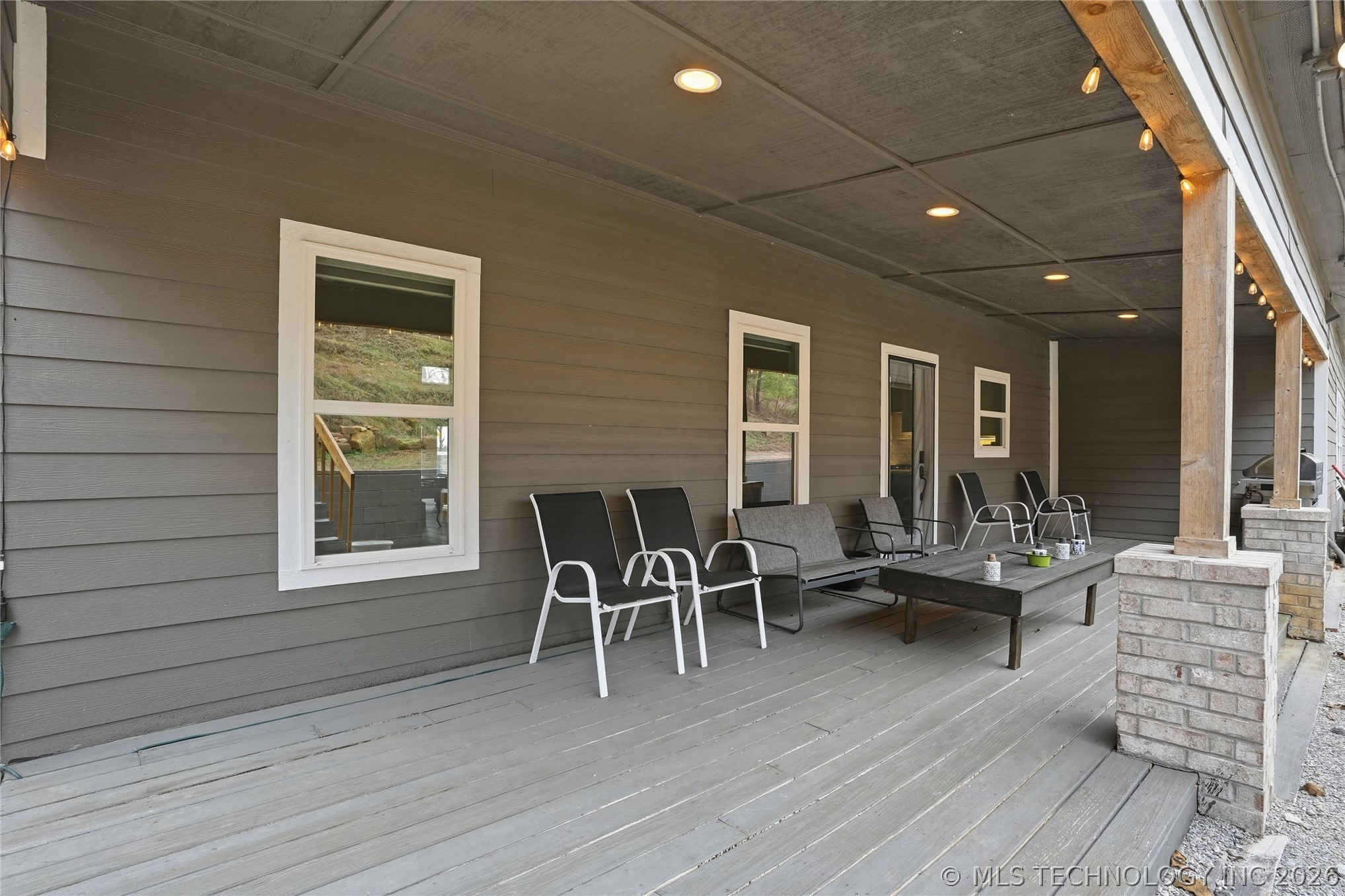 2804 W Ridgeway Lane Property Photo 68