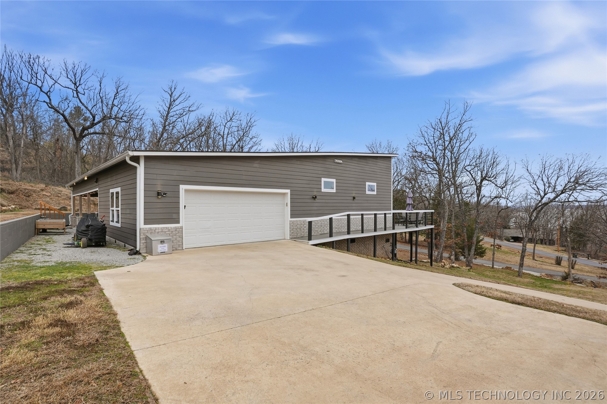 2804 W Ridgeway Lane Property Photo 77