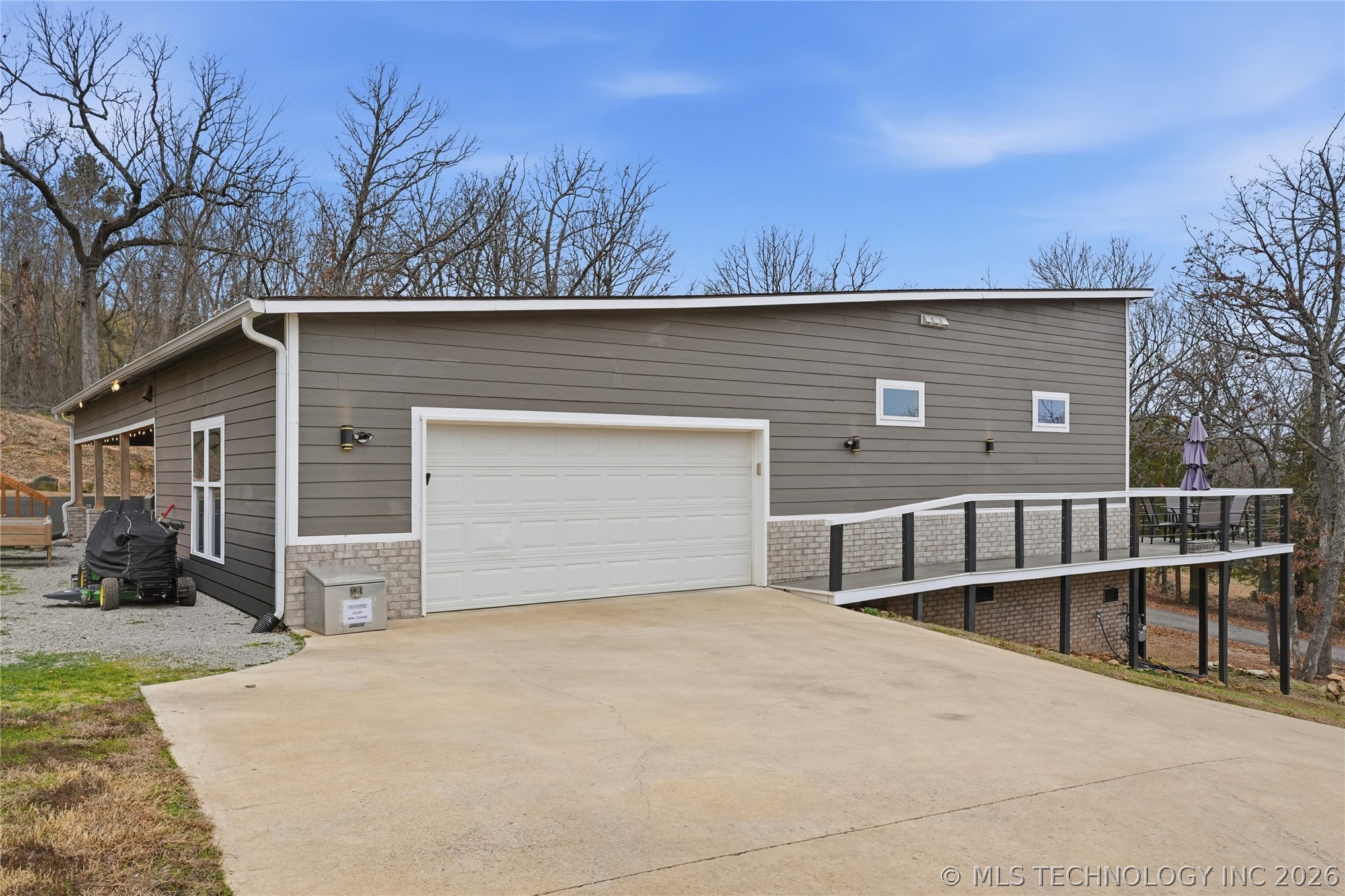 2804 W Ridgeway Lane Property Photo 78