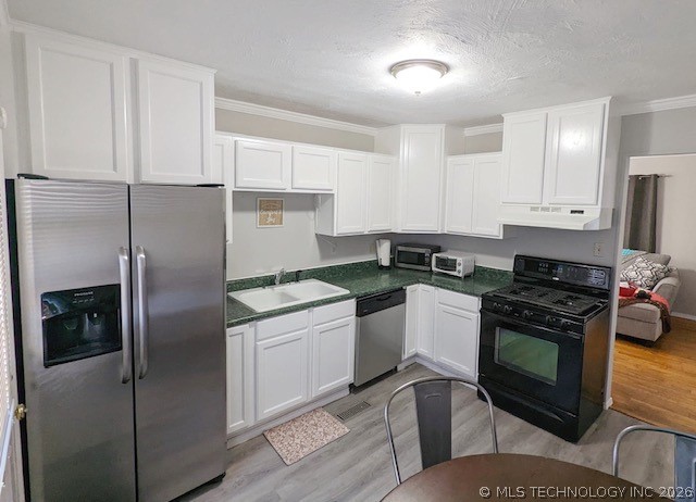 1239 S Erie Avenue Property Photo 5