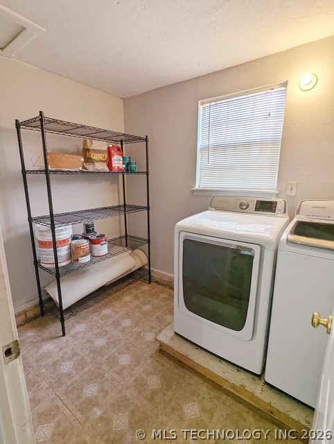 1239 S Erie Avenue Property Photo 6