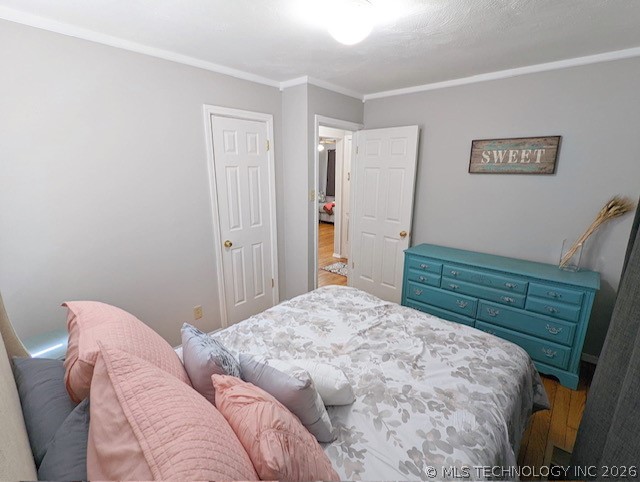 1239 S Erie Avenue Property Photo 10