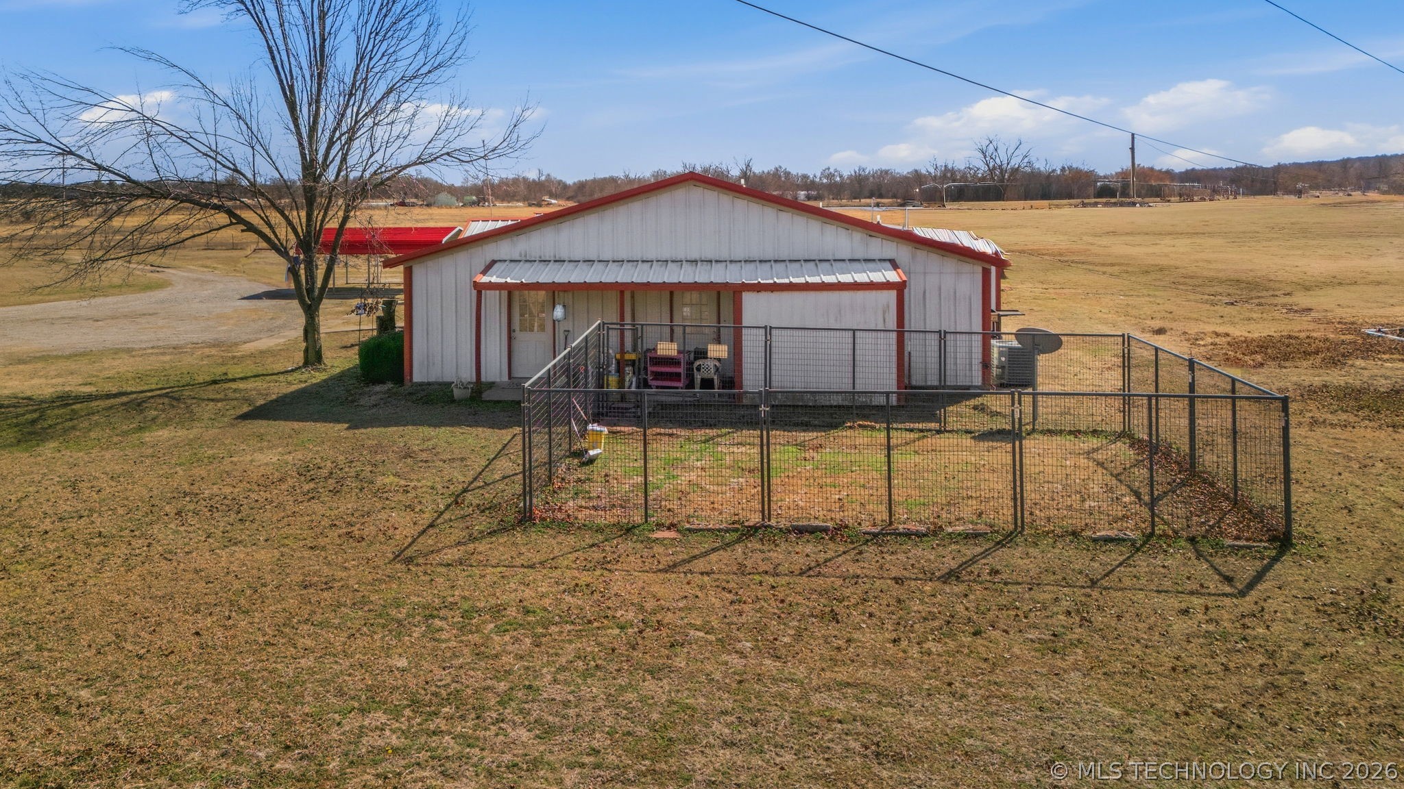 7691 N 64 Highway Property Photo 7