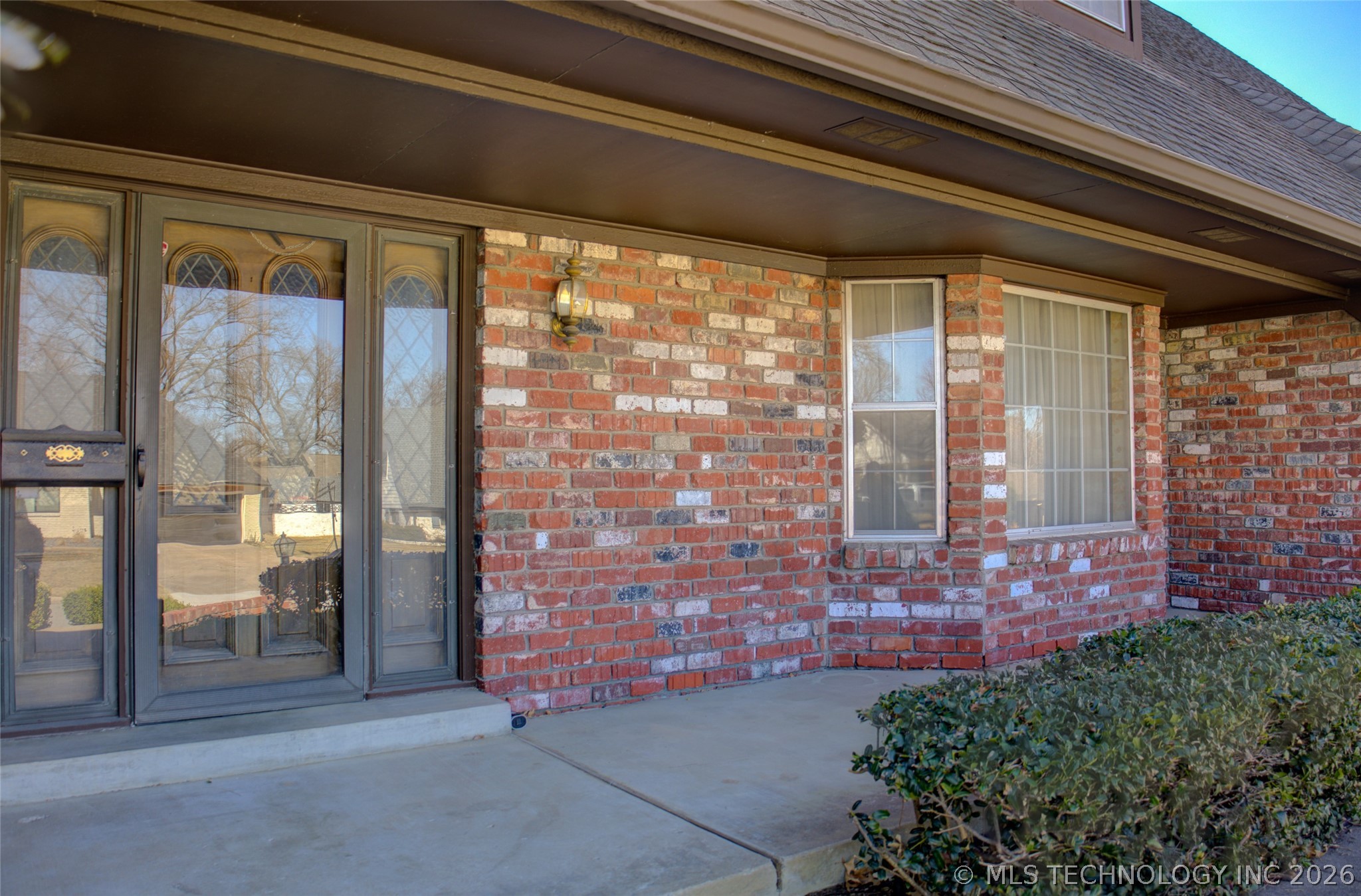 2926 E 57th Place Property Photo 2