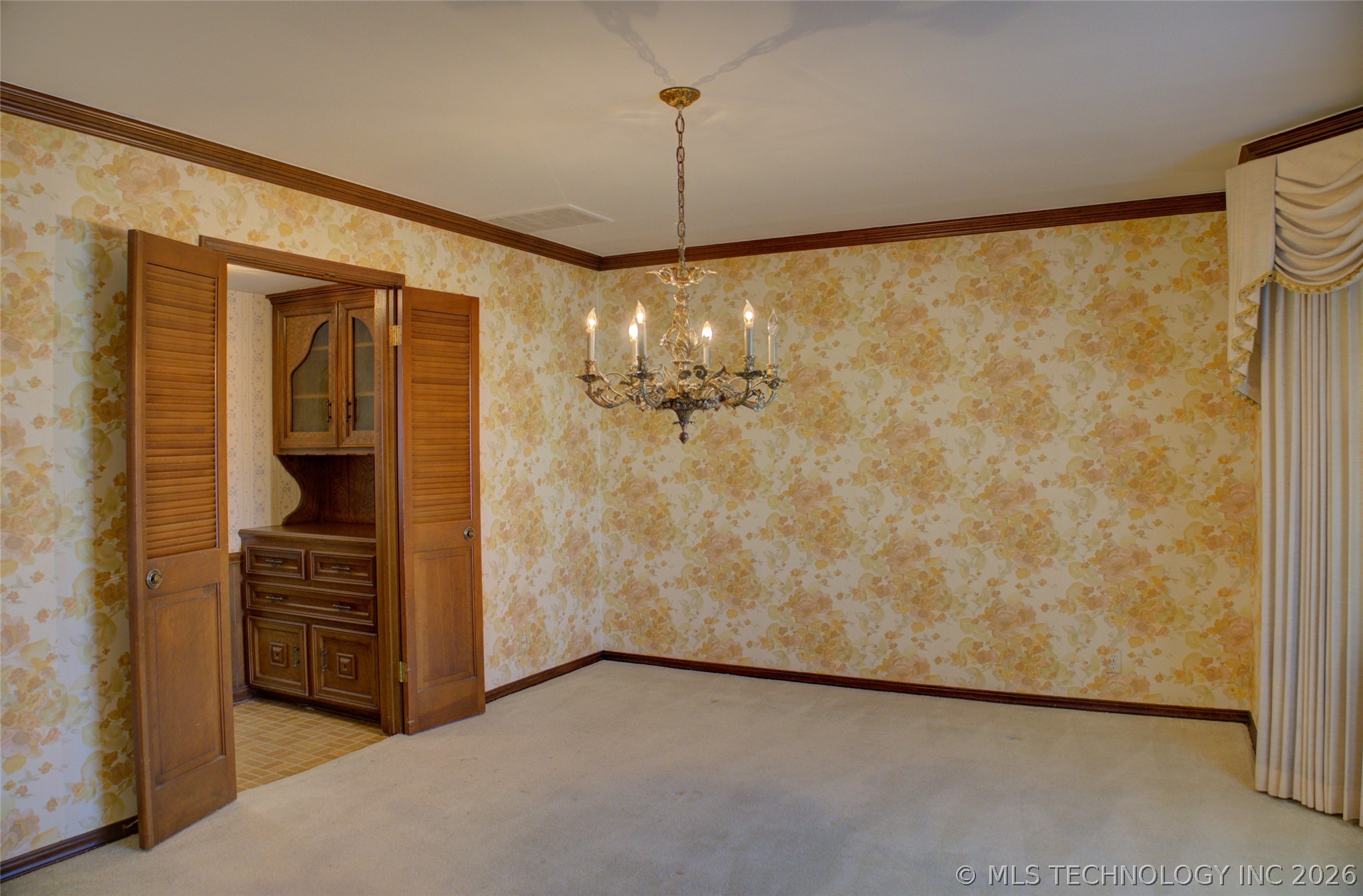 2926 E 57th Place Property Photo 8