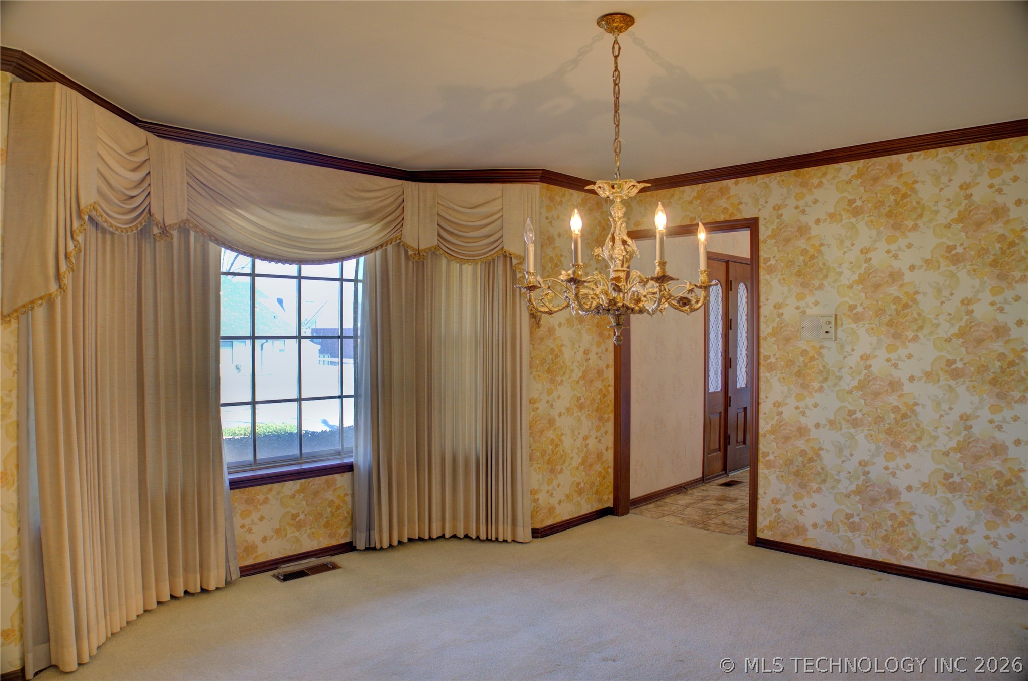 2926 E 57th Place Property Photo 10