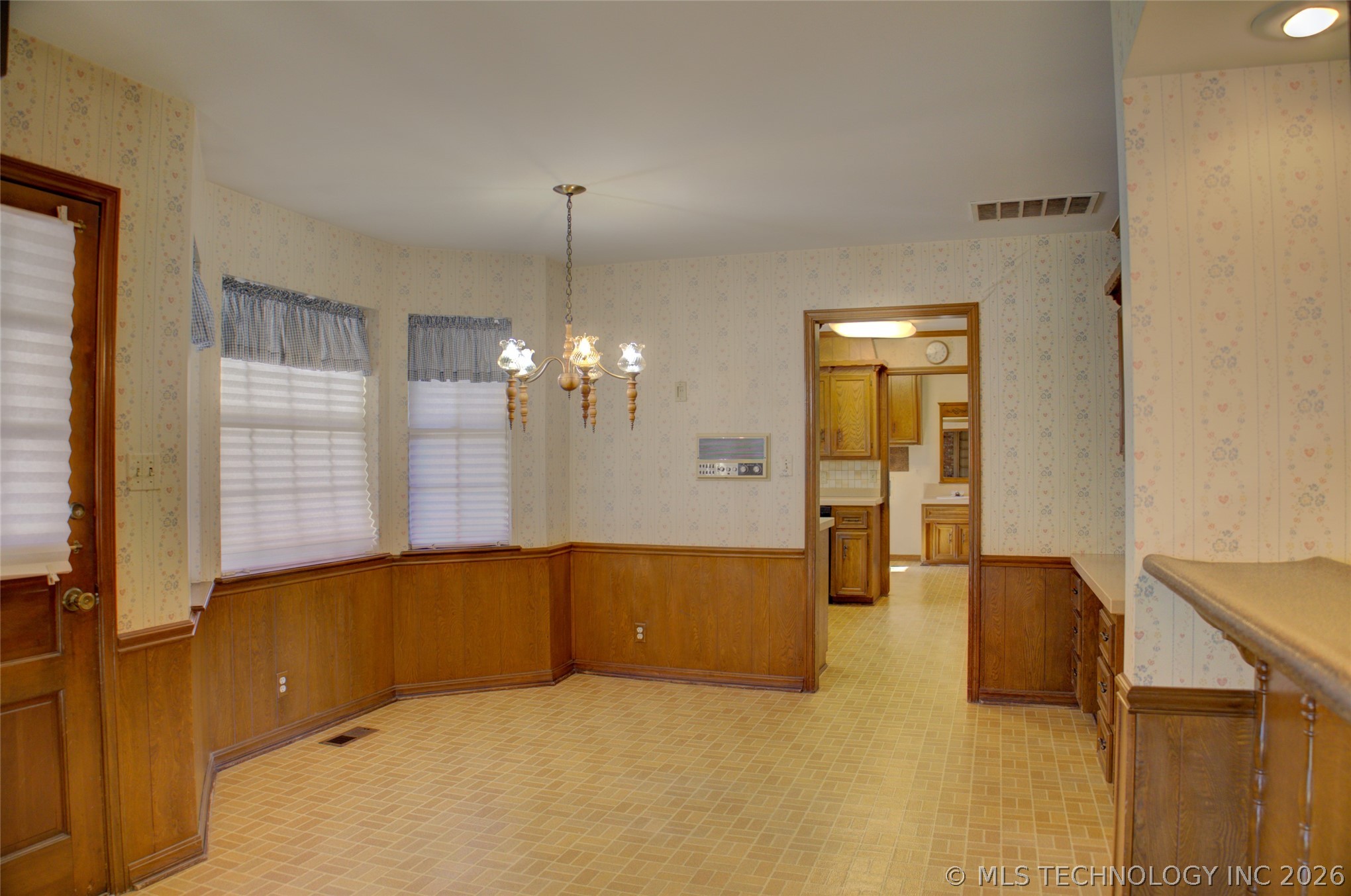 2926 E 57th Place Property Photo 20