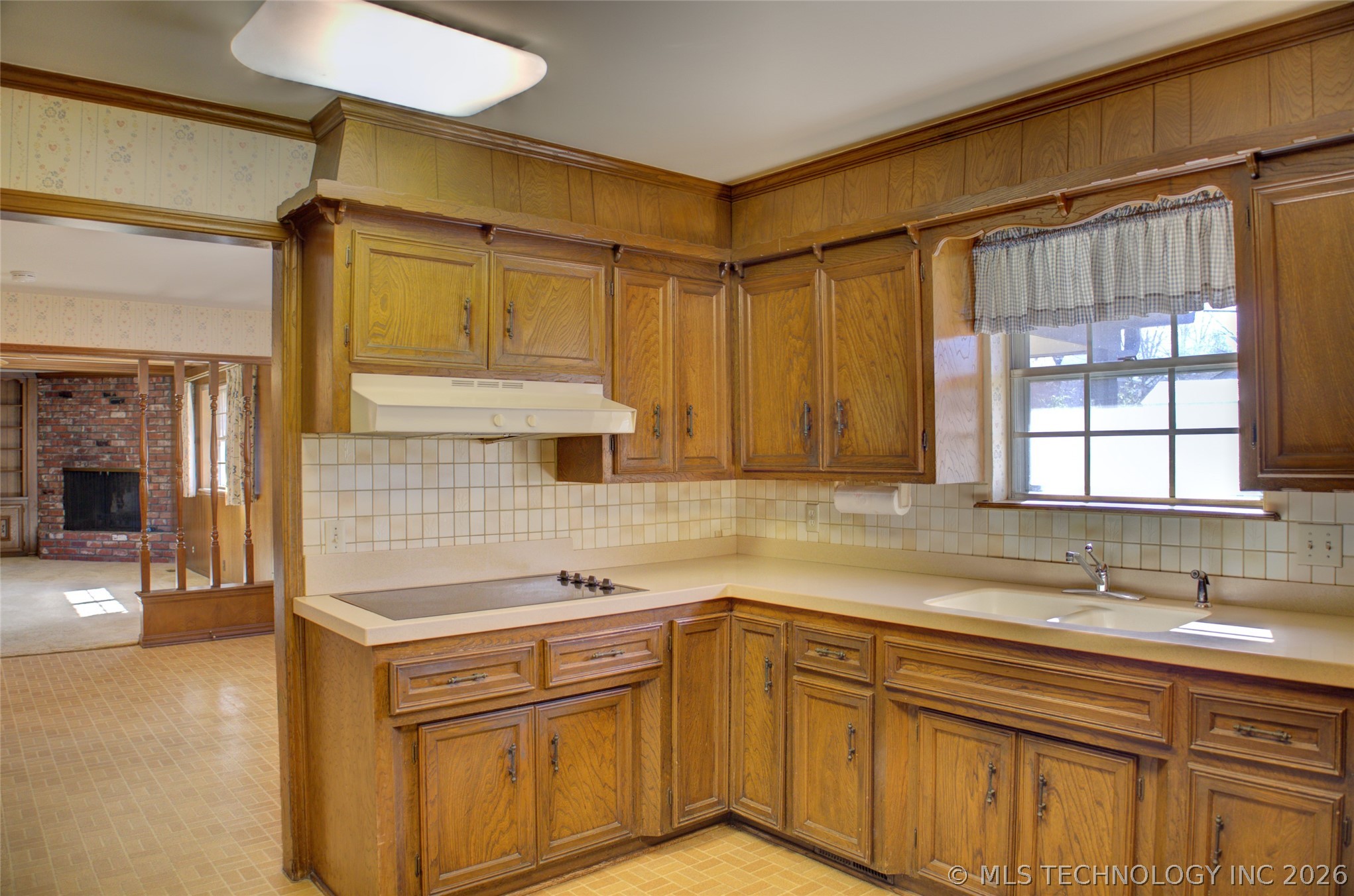 2926 E 57th Place Property Photo 25
