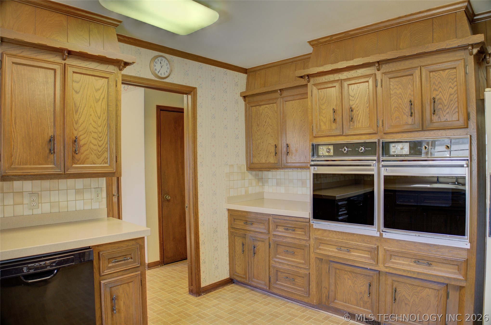2926 E 57th Place Property Photo 27