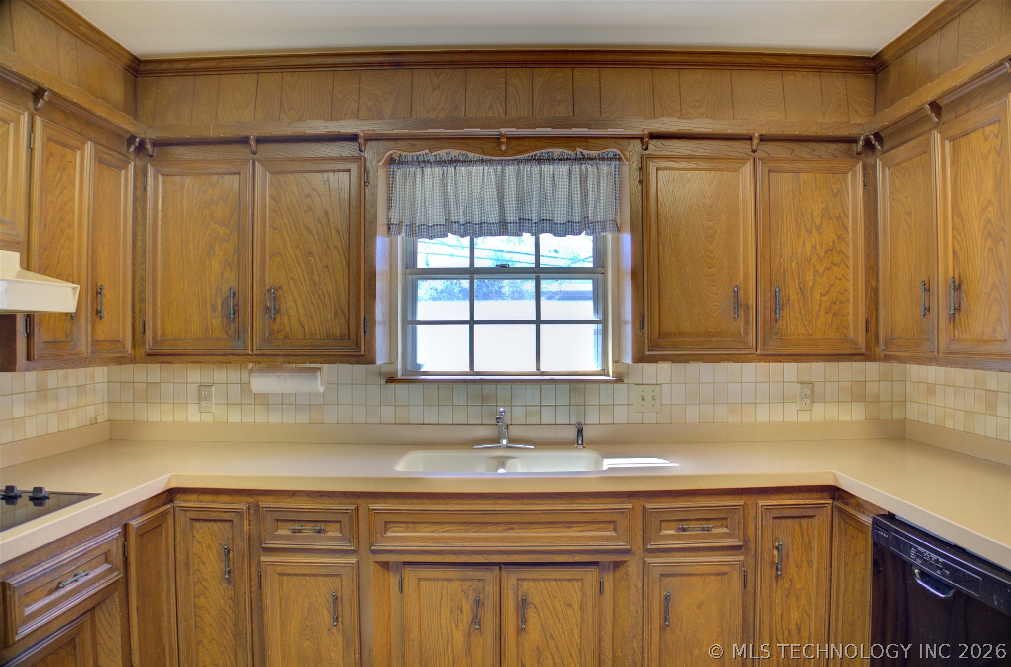2926 E 57th Place Property Photo 28