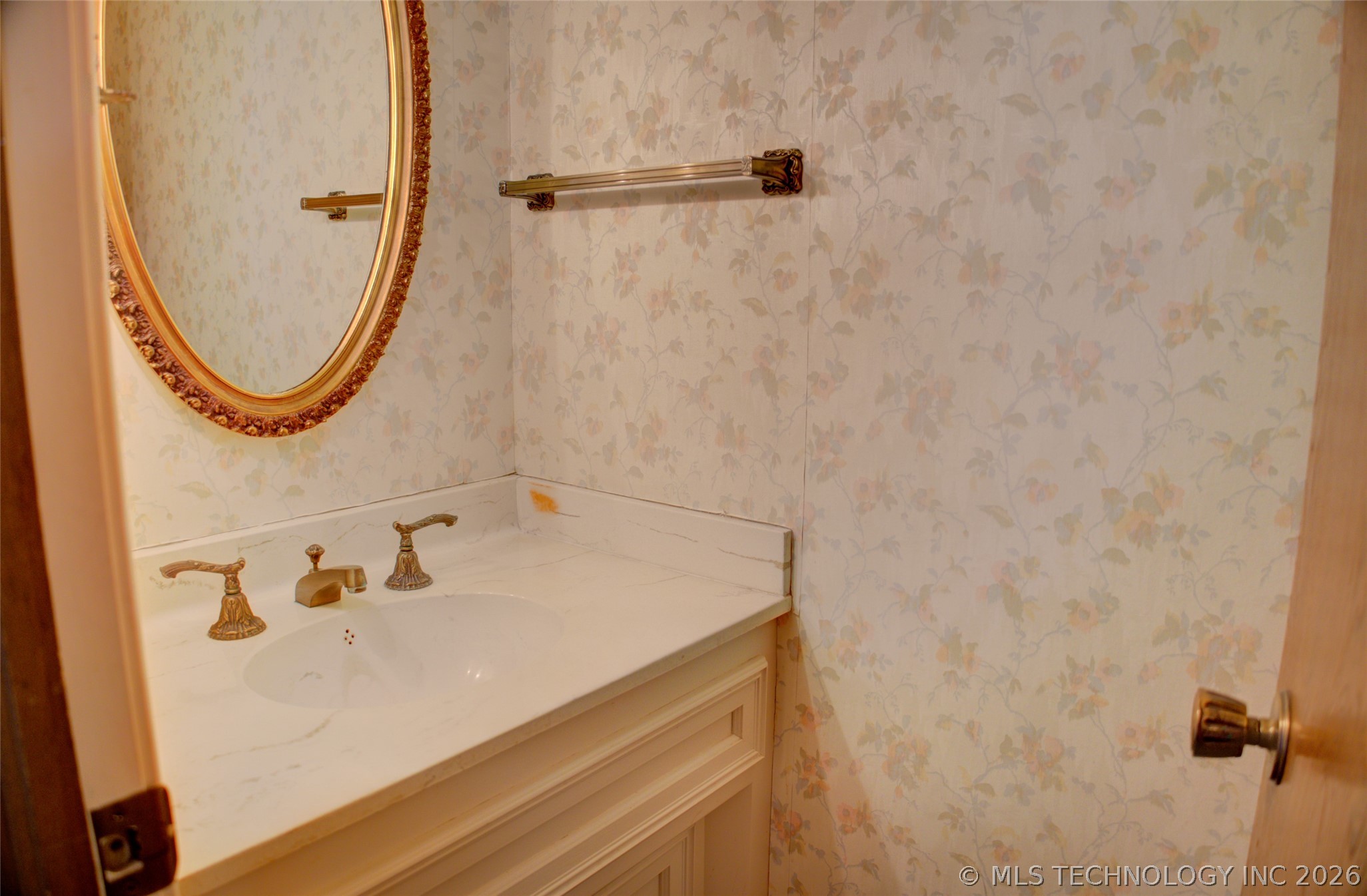 2926 E 57th Place Property Photo 32