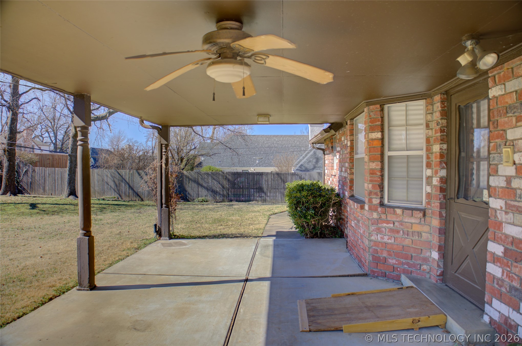 2926 E 57th Place Property Photo 68