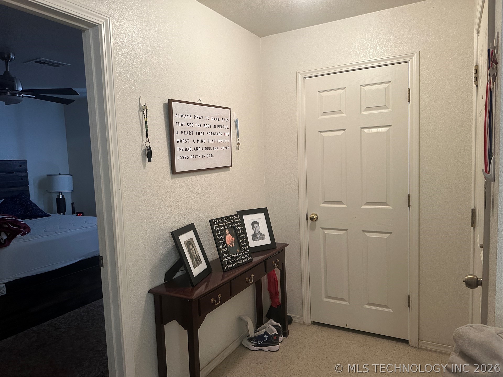 907 W Knisley Property Photo 10