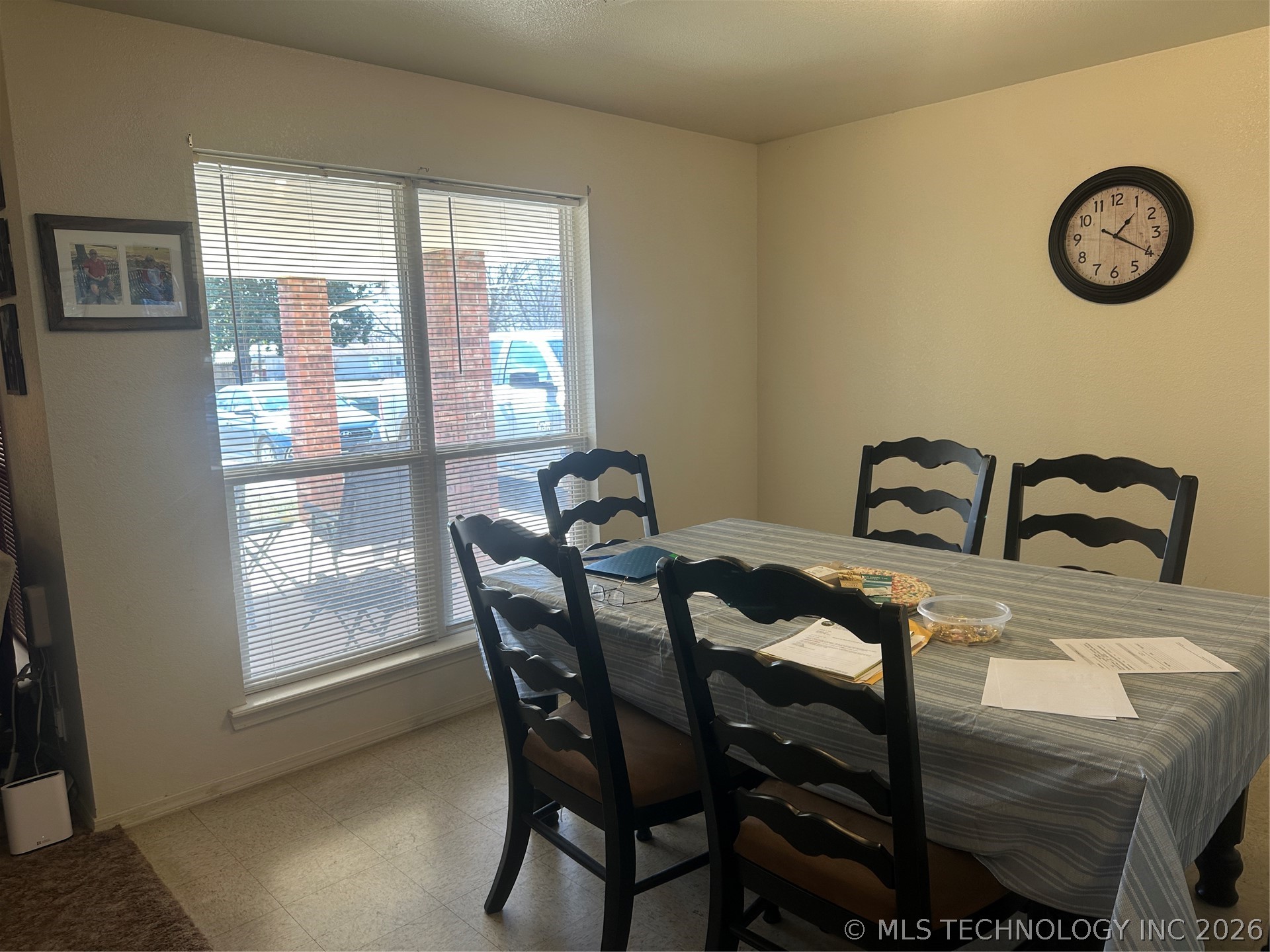 907 W Knisley Property Photo 14