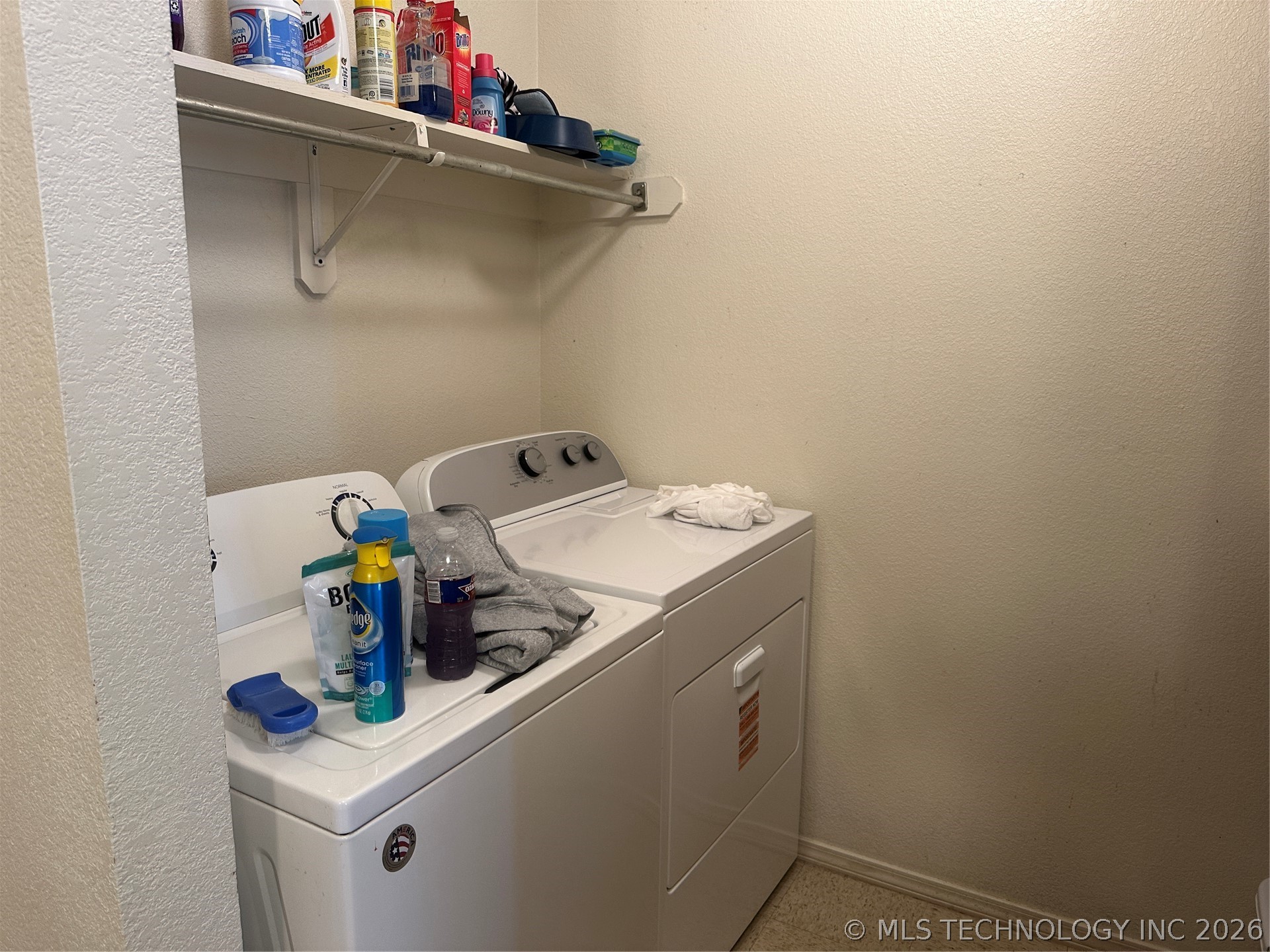 907 W Knisley Property Photo 21