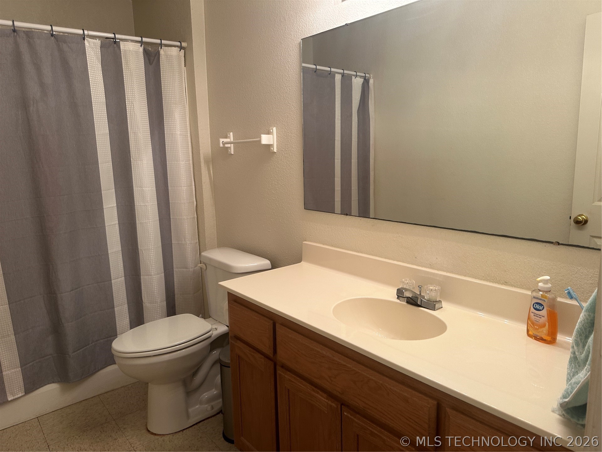 907 W Knisley Property Photo 36