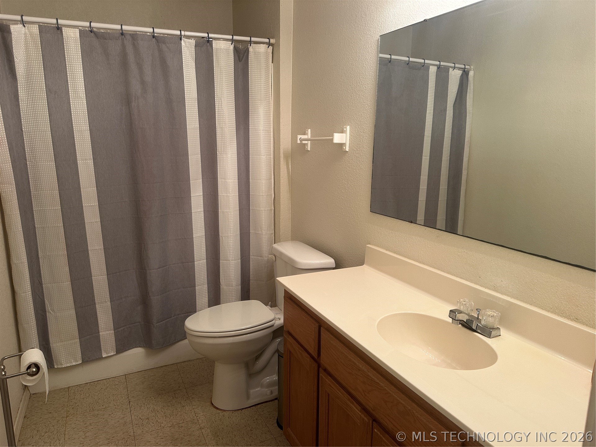 907 W Knisley Property Photo 37