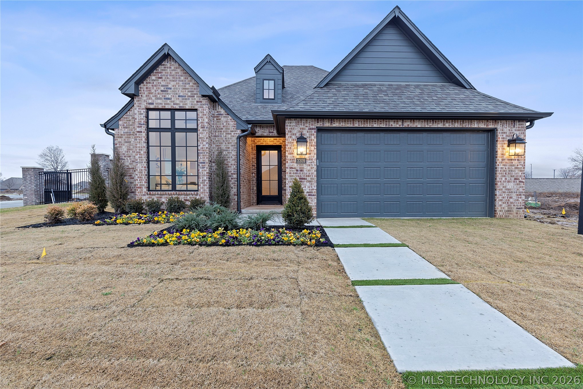 3703 W Laredo Place Property Photo 2