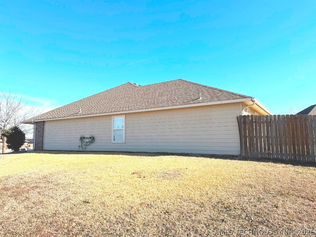 2318 W 33rd Street North Property Photo 4