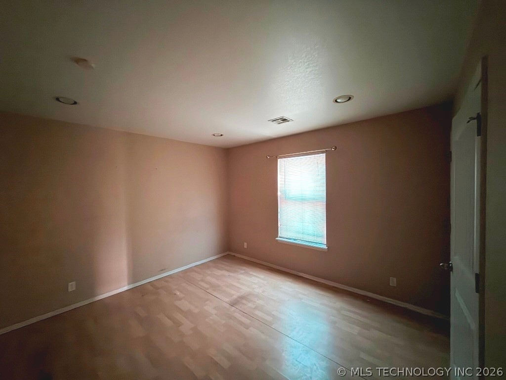 2318 W 33rd Street North Property Photo 7