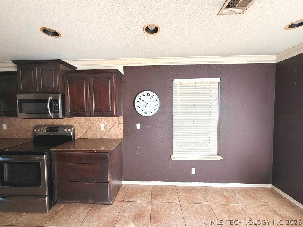 2318 W 33rd Street North Property Photo 12