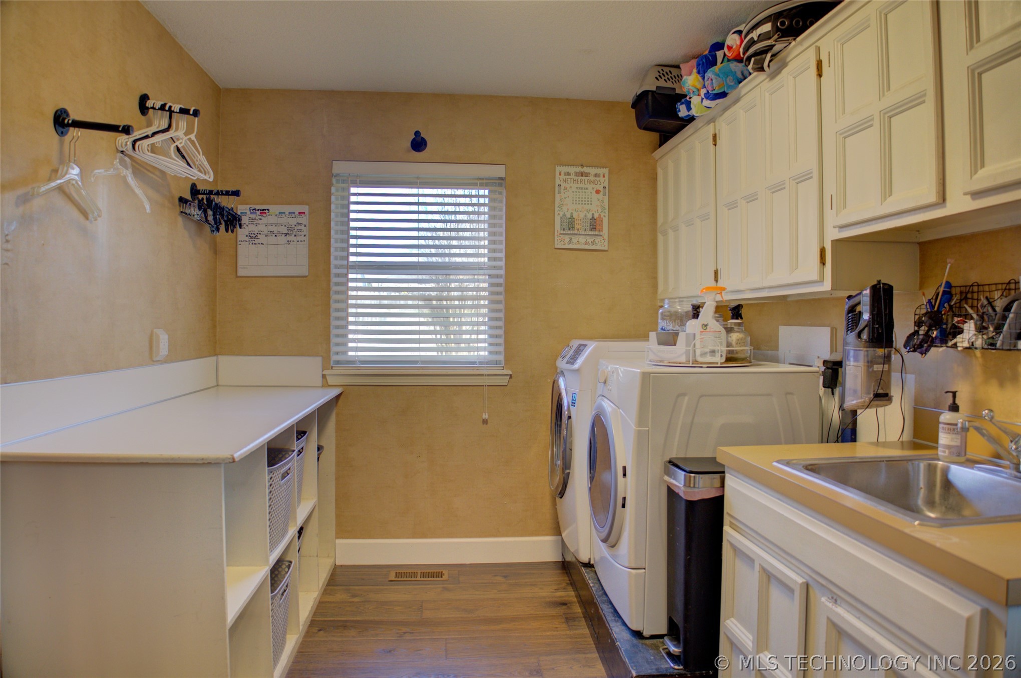 10620 E 99th Place Property Photo 24