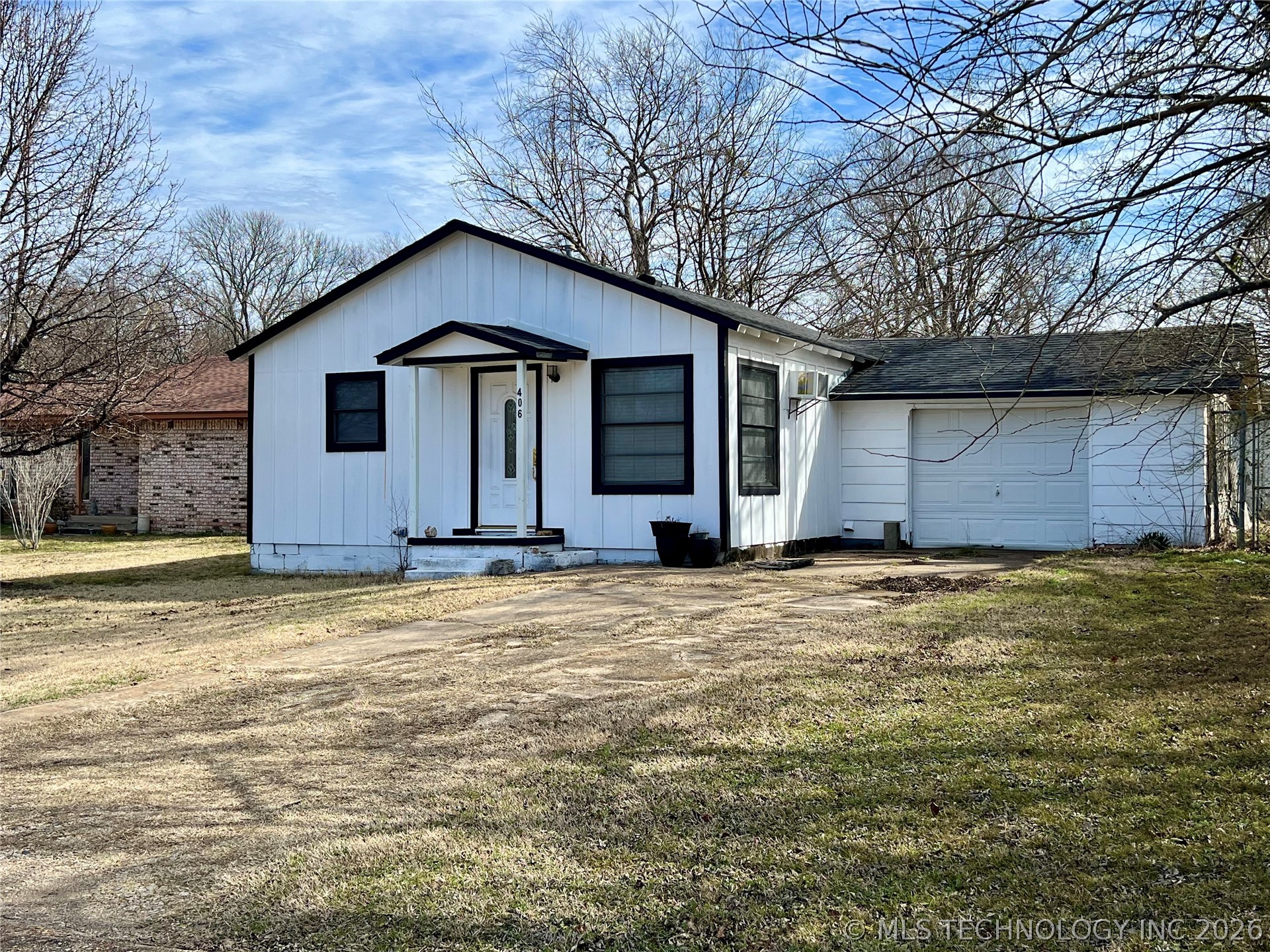 406 N Maytubby Street Property Photo 2