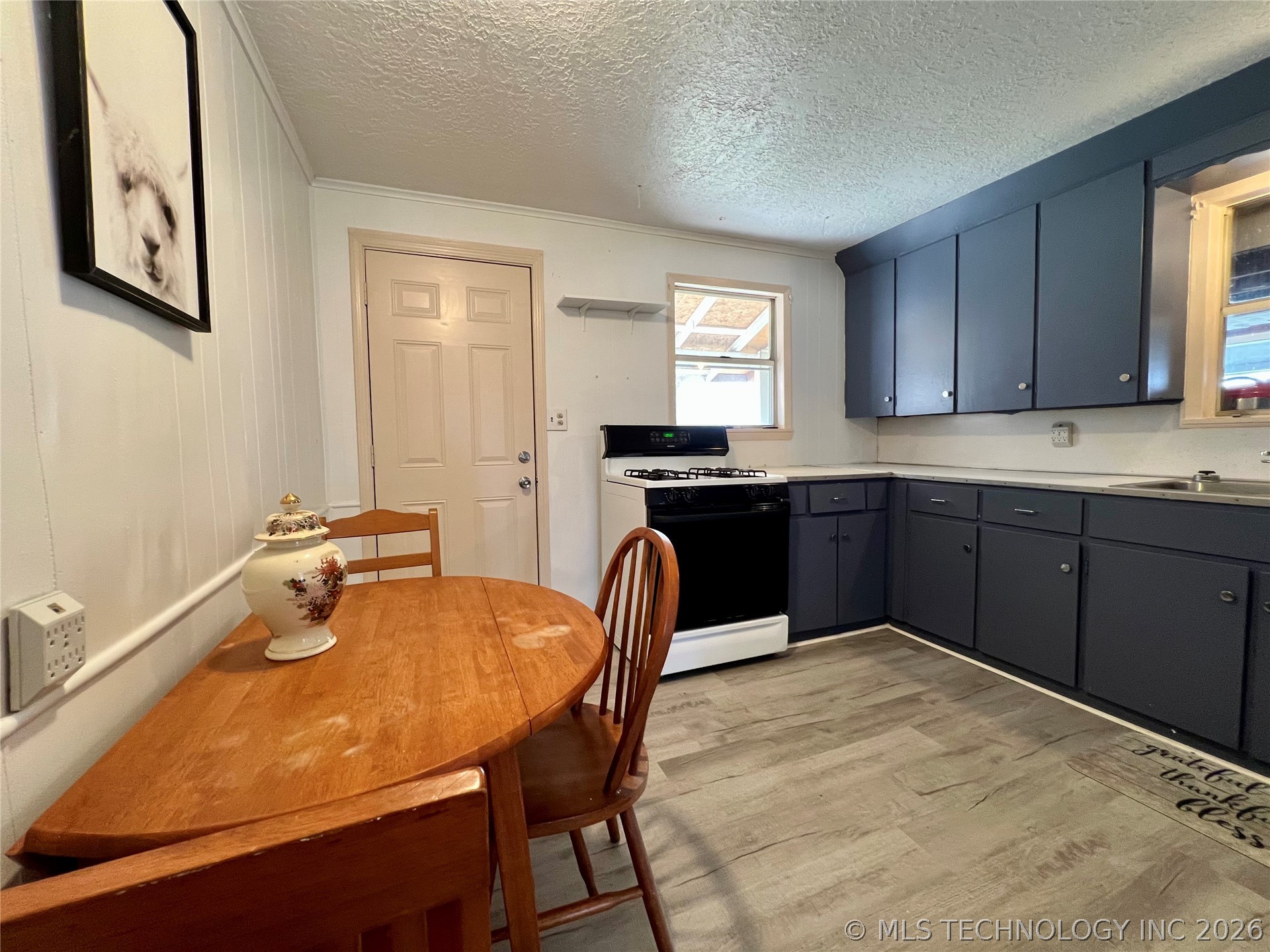 406 N Maytubby Street Property Photo 9