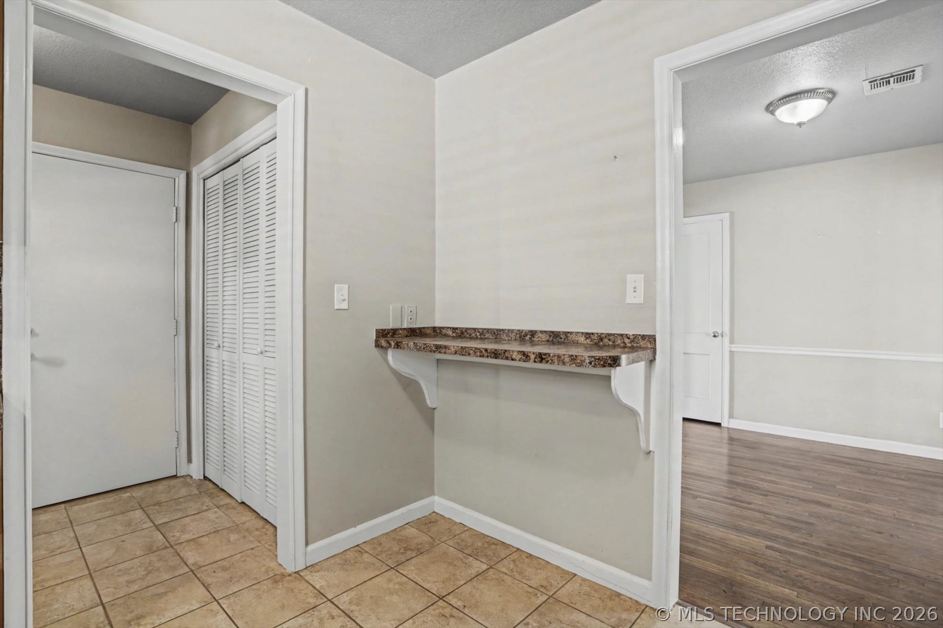 4950 S Cincinnati Avenue Property Photo 11