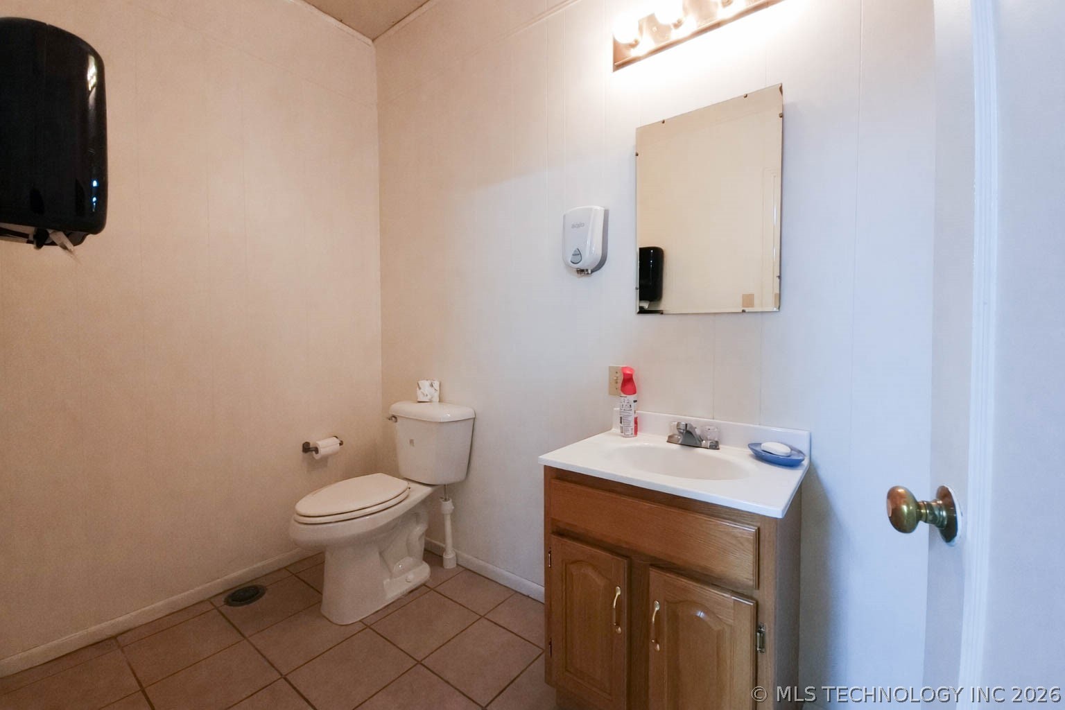 12 C Sw Property Photo 6