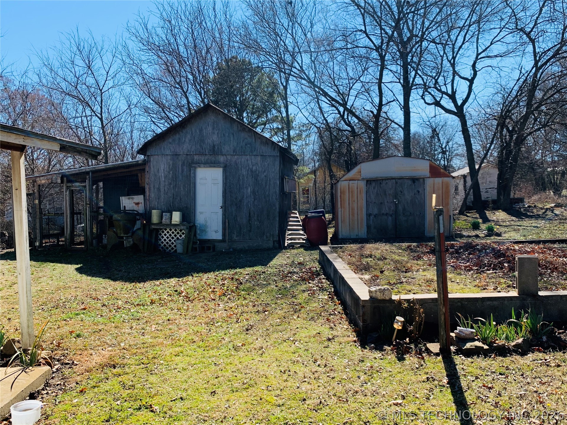 301 S Long Property Photo 10