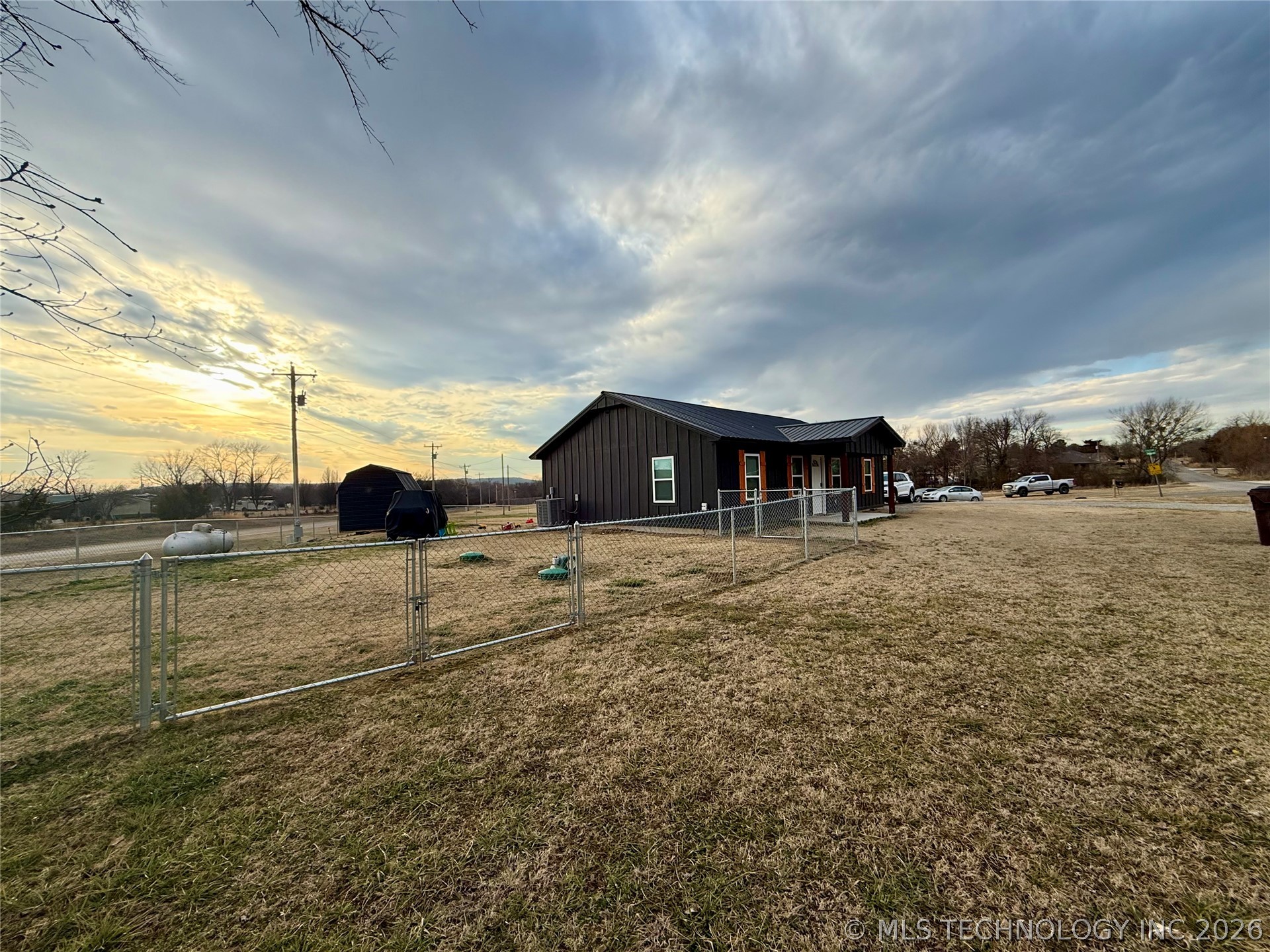 989 Sequoyah Drive Property Photo 4