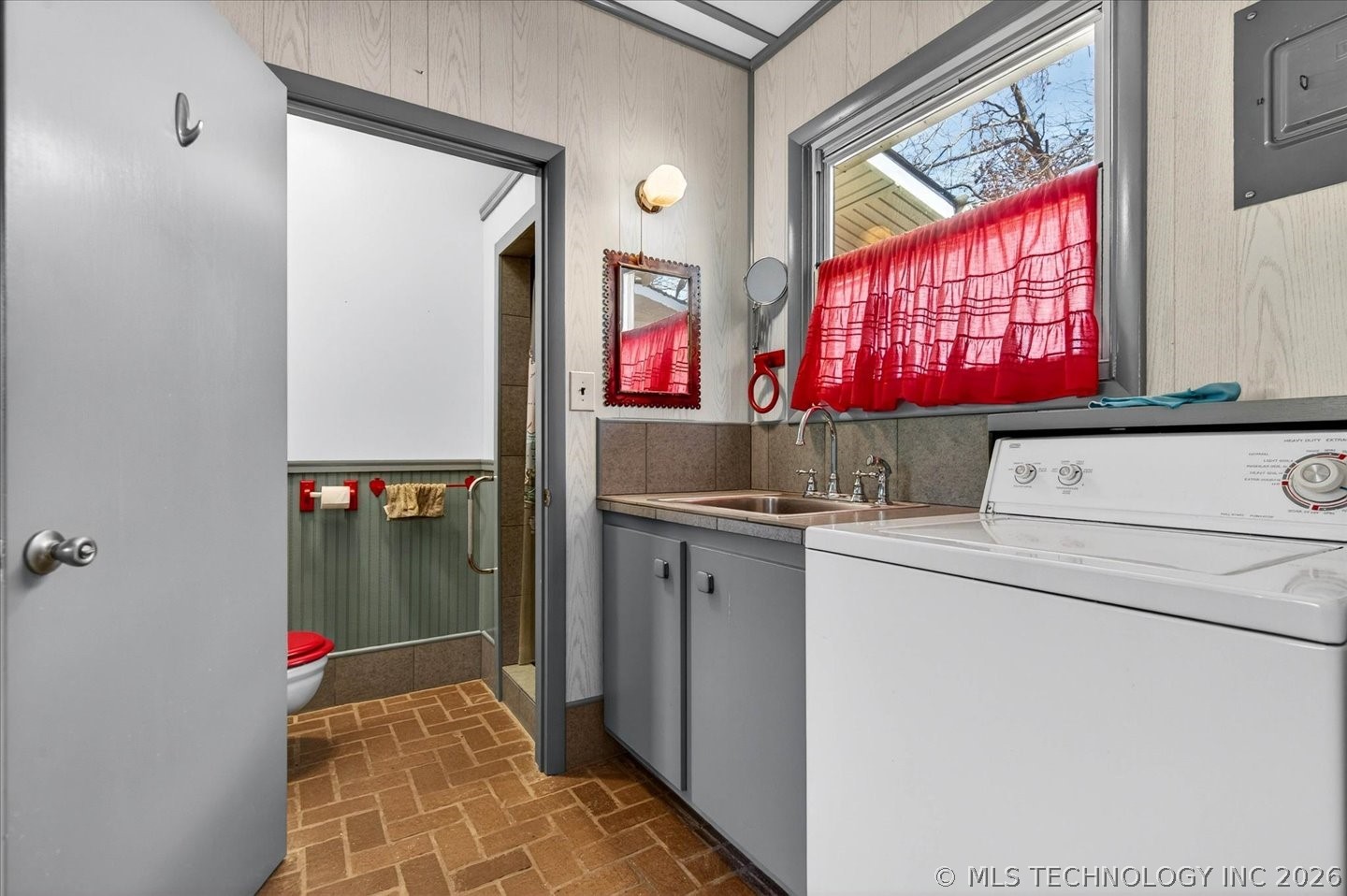 1905 Lynn Avenue Property Photo 22