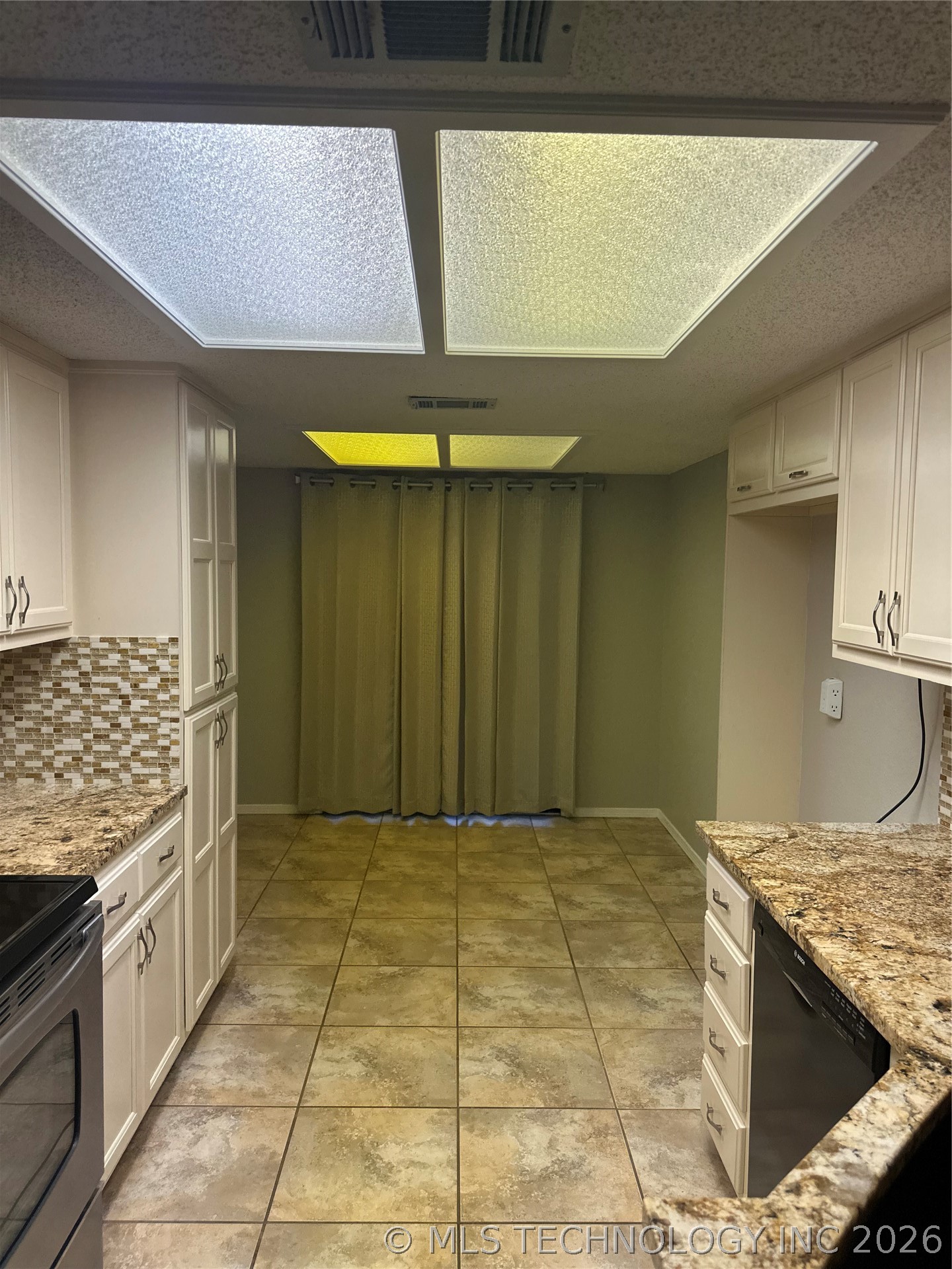 1505 S Cypress Avenue Property Photo 5