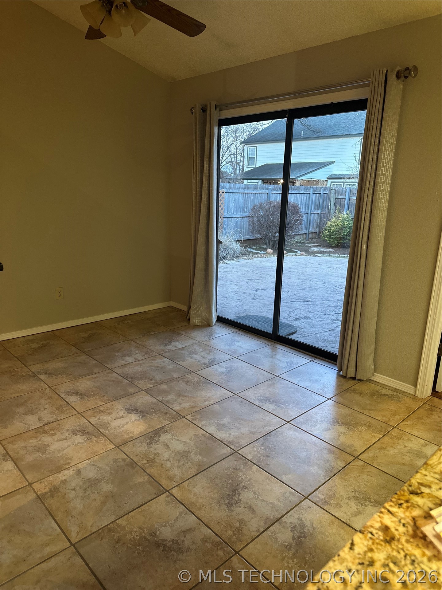 1505 S Cypress Avenue Property Photo 6
