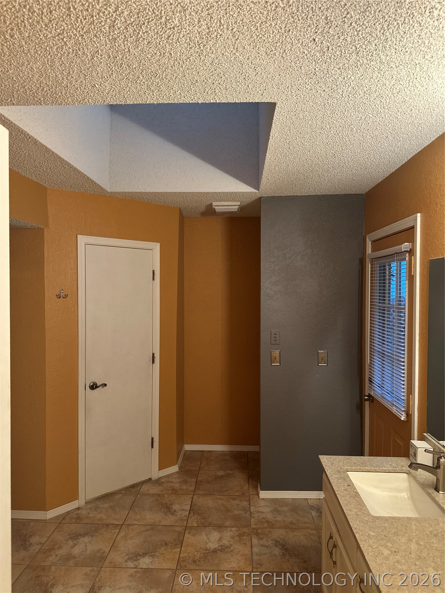 1505 S Cypress Avenue Property Photo 11