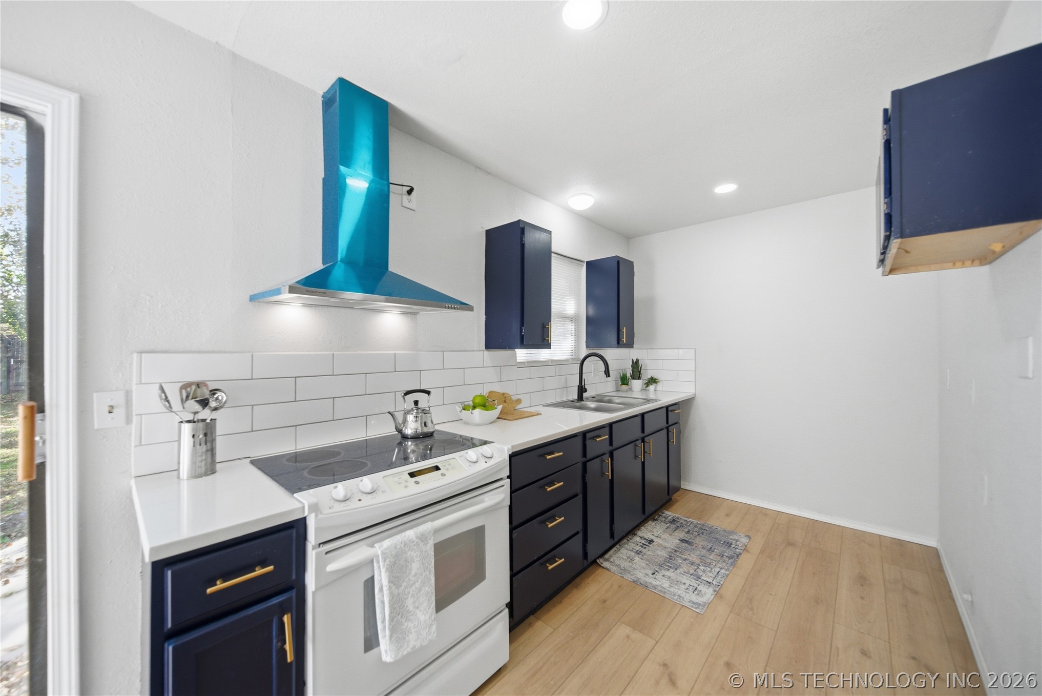 12520 E 25th Street Property Photo 6