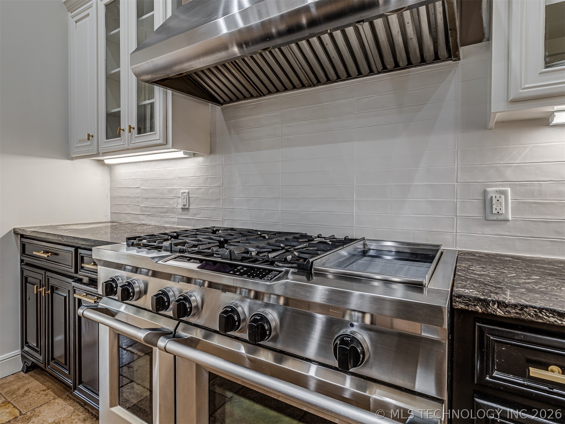 1714 E 35th Street Property Photo 18