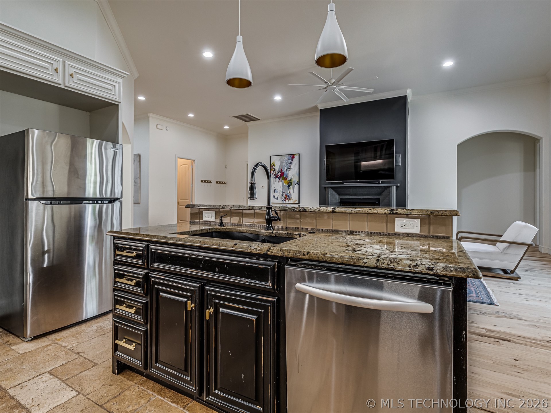 1714 E 35th Street Property Photo 19