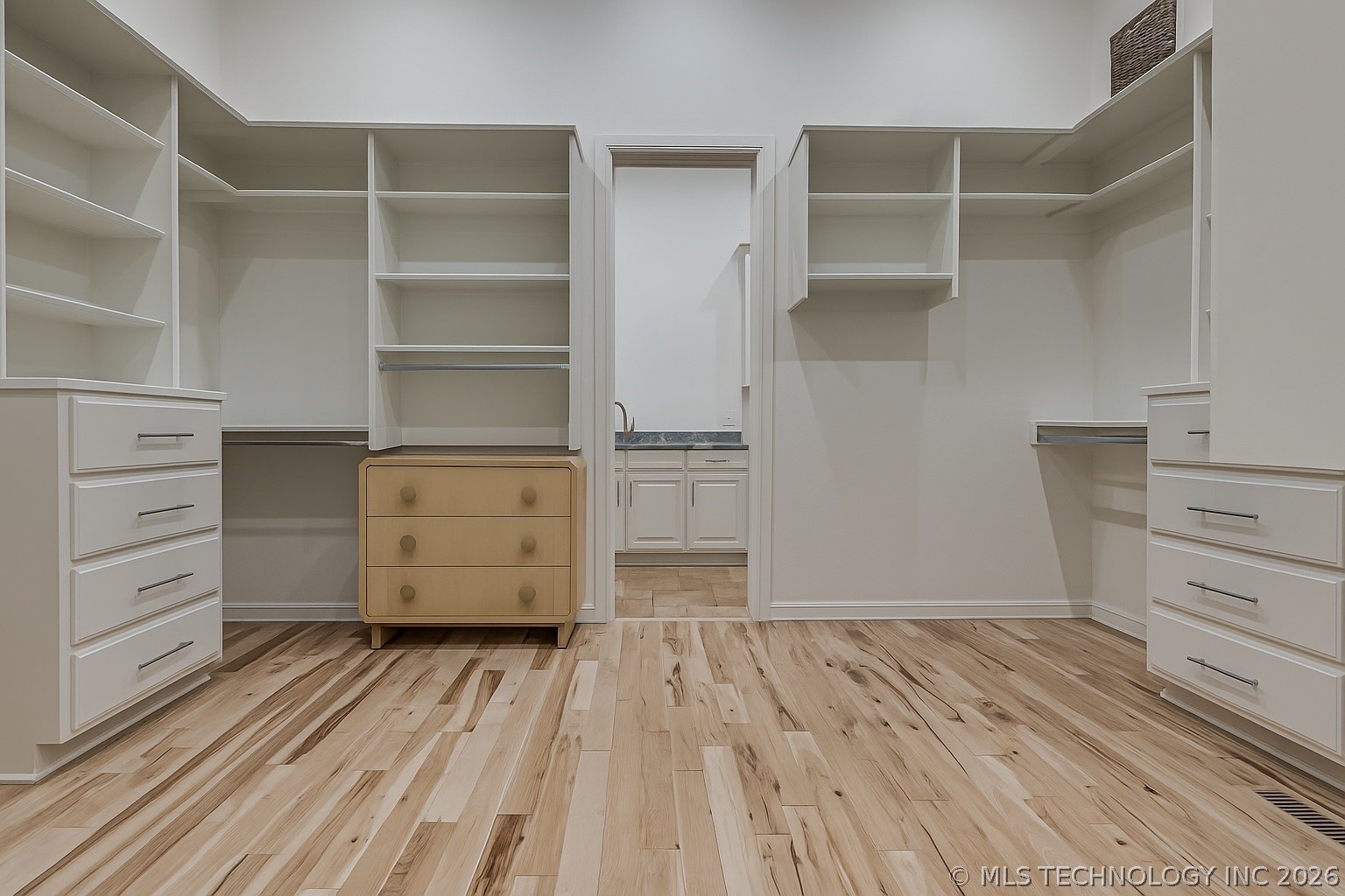 1714 E 35th Street Property Photo 33