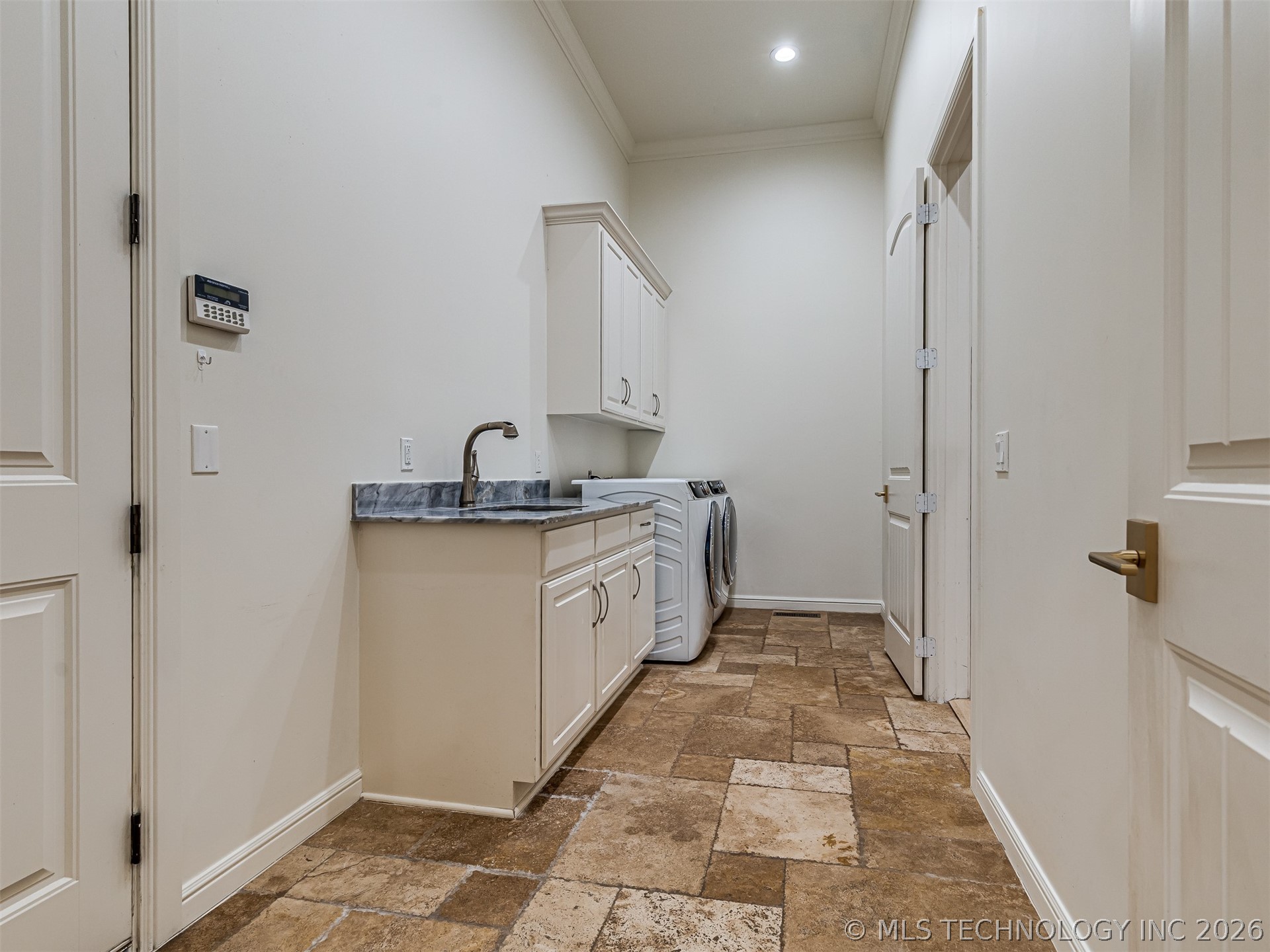 1714 E 35th Street Property Photo 57