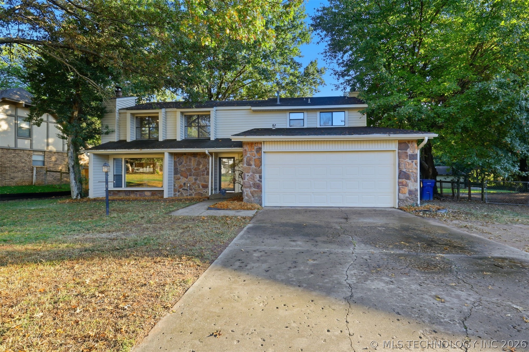 105 W Yuma Court Property Photo 3